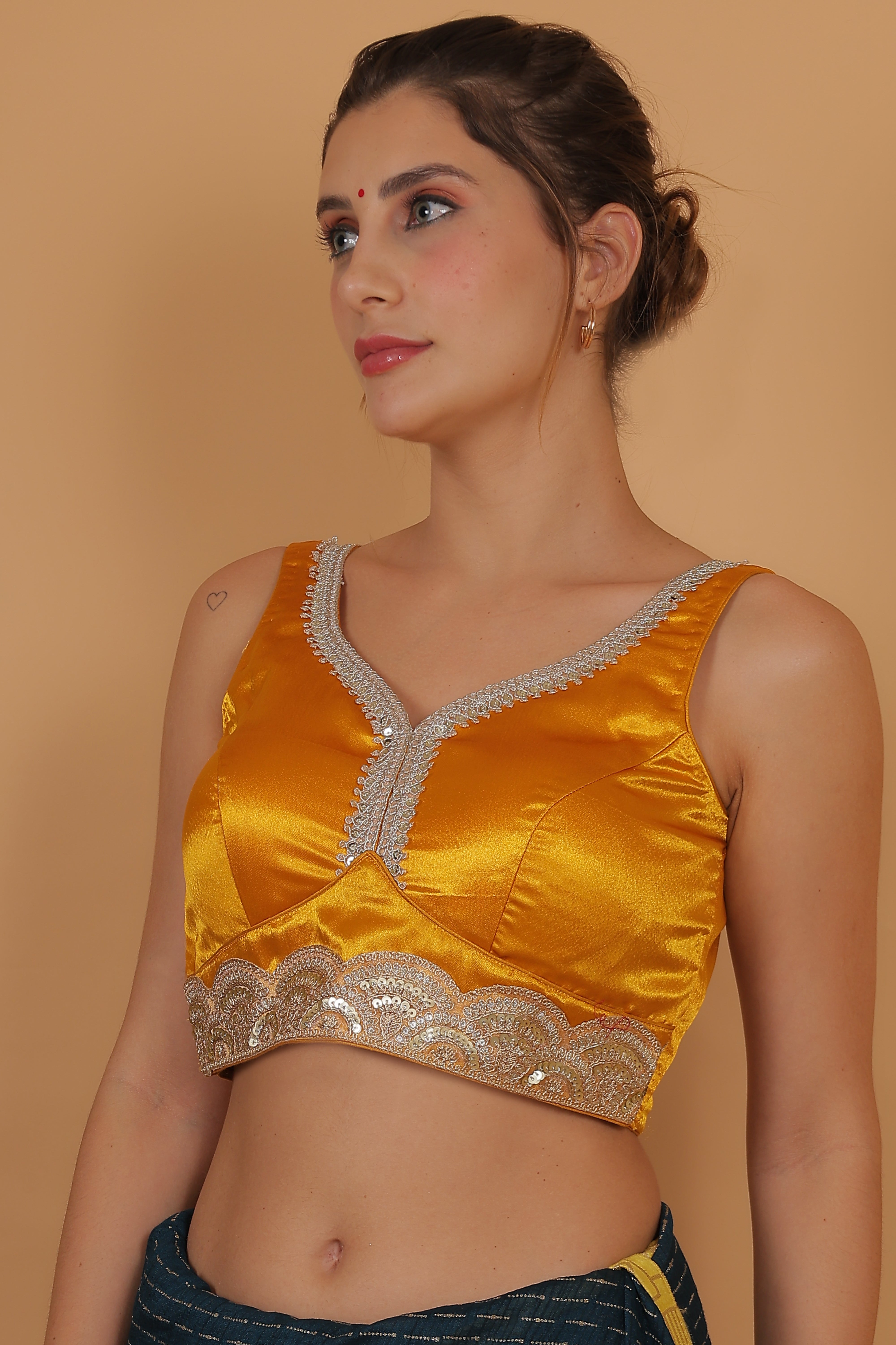 Color_YELLOW