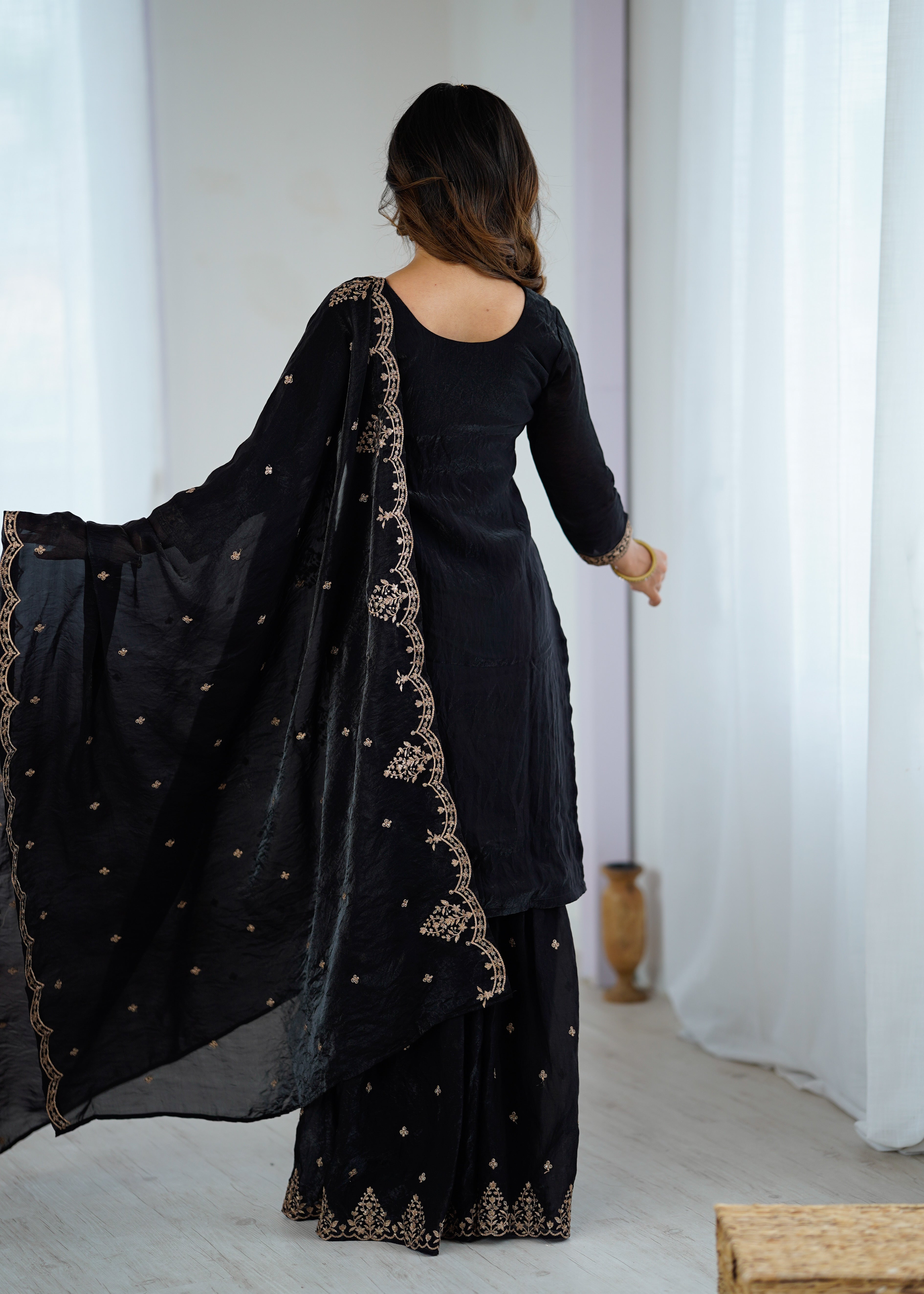 Color_Black