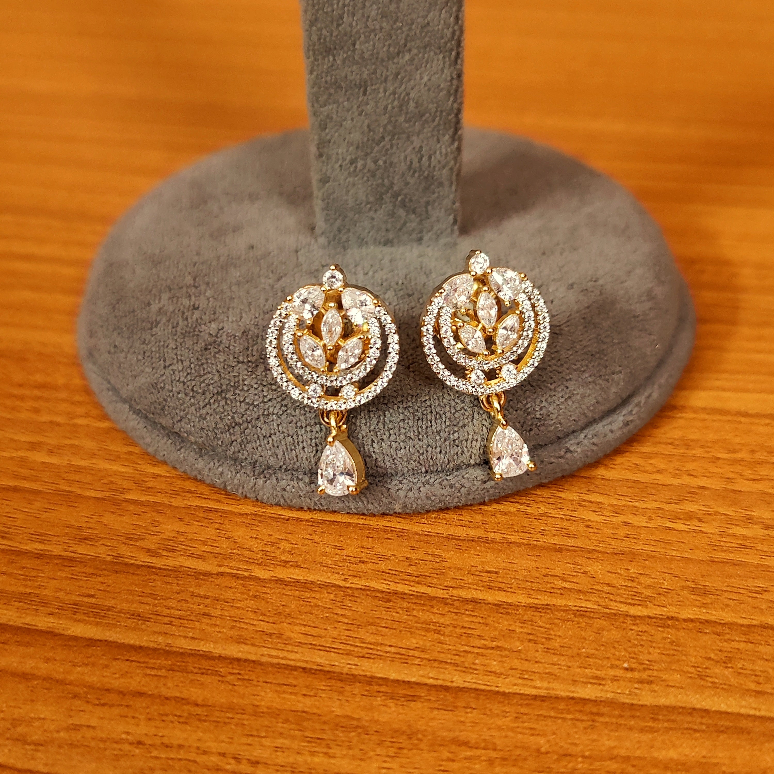 Women 's Gold Plated Cz Studded Diamond Look Mangalsutra