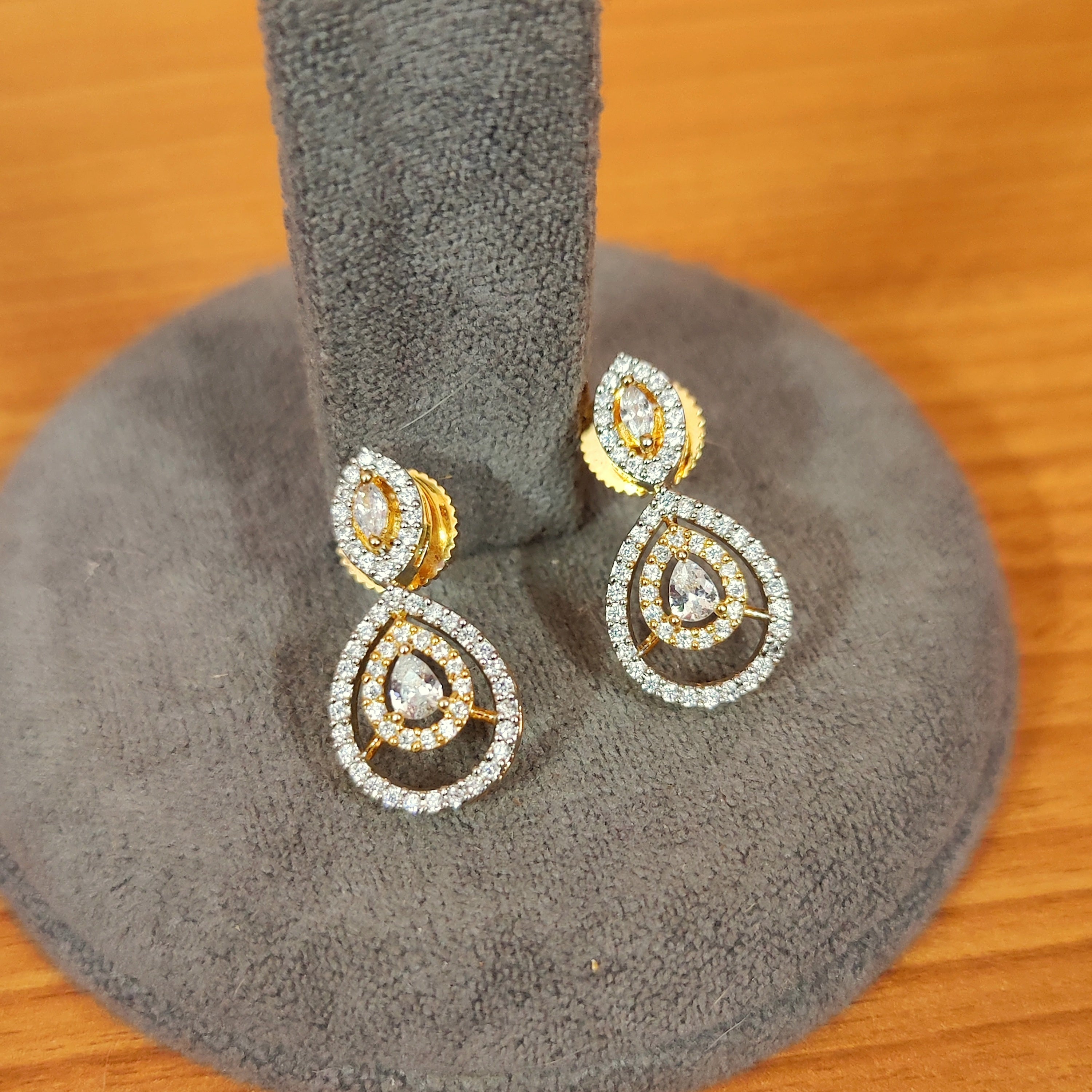 Women 's Gold Plated Diamond Look Designer Mangalsutra