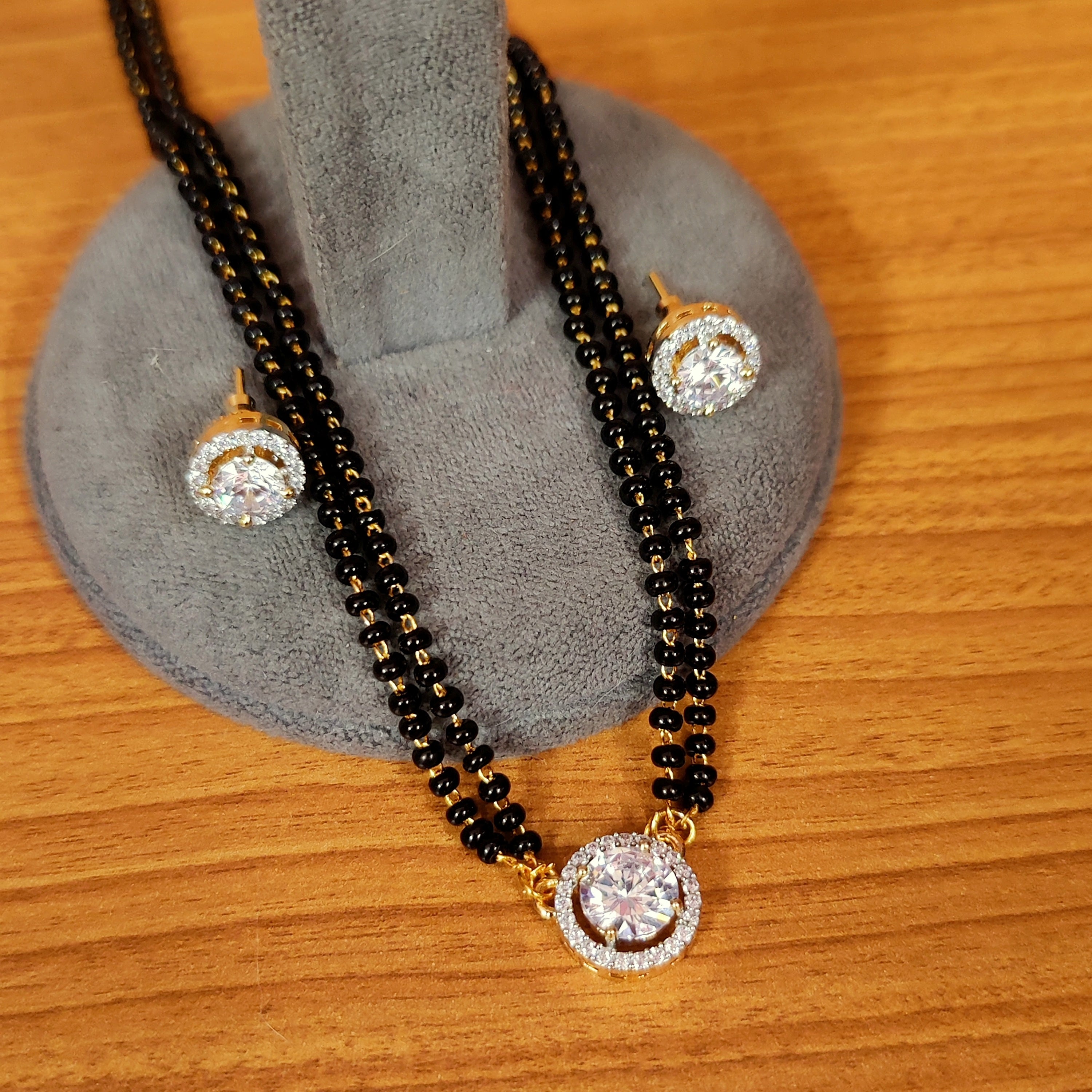 Women 's Solitaire Look Gold Plated Mangalsutra