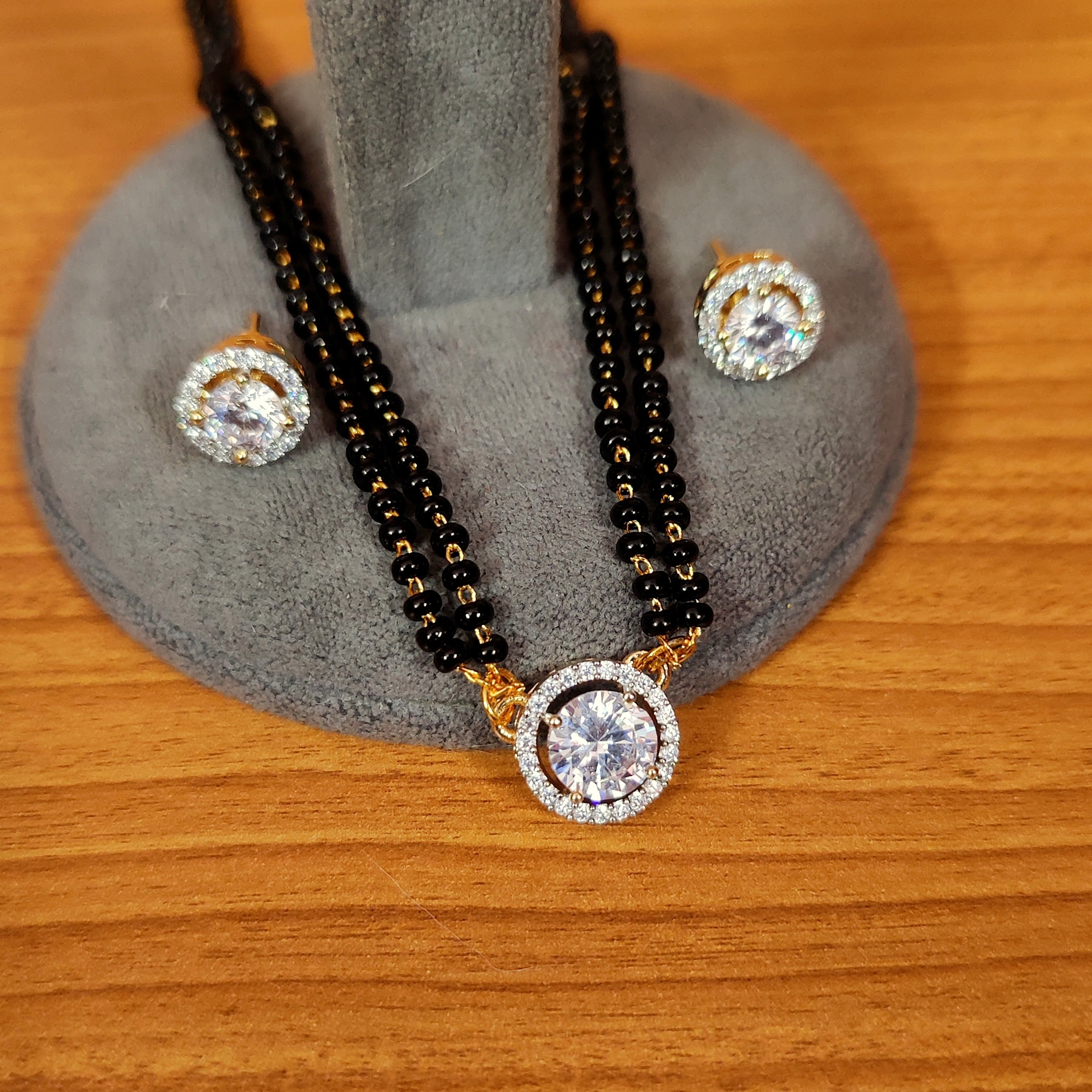 Women 's Solitaire Look Gold Plated Mangalsutra