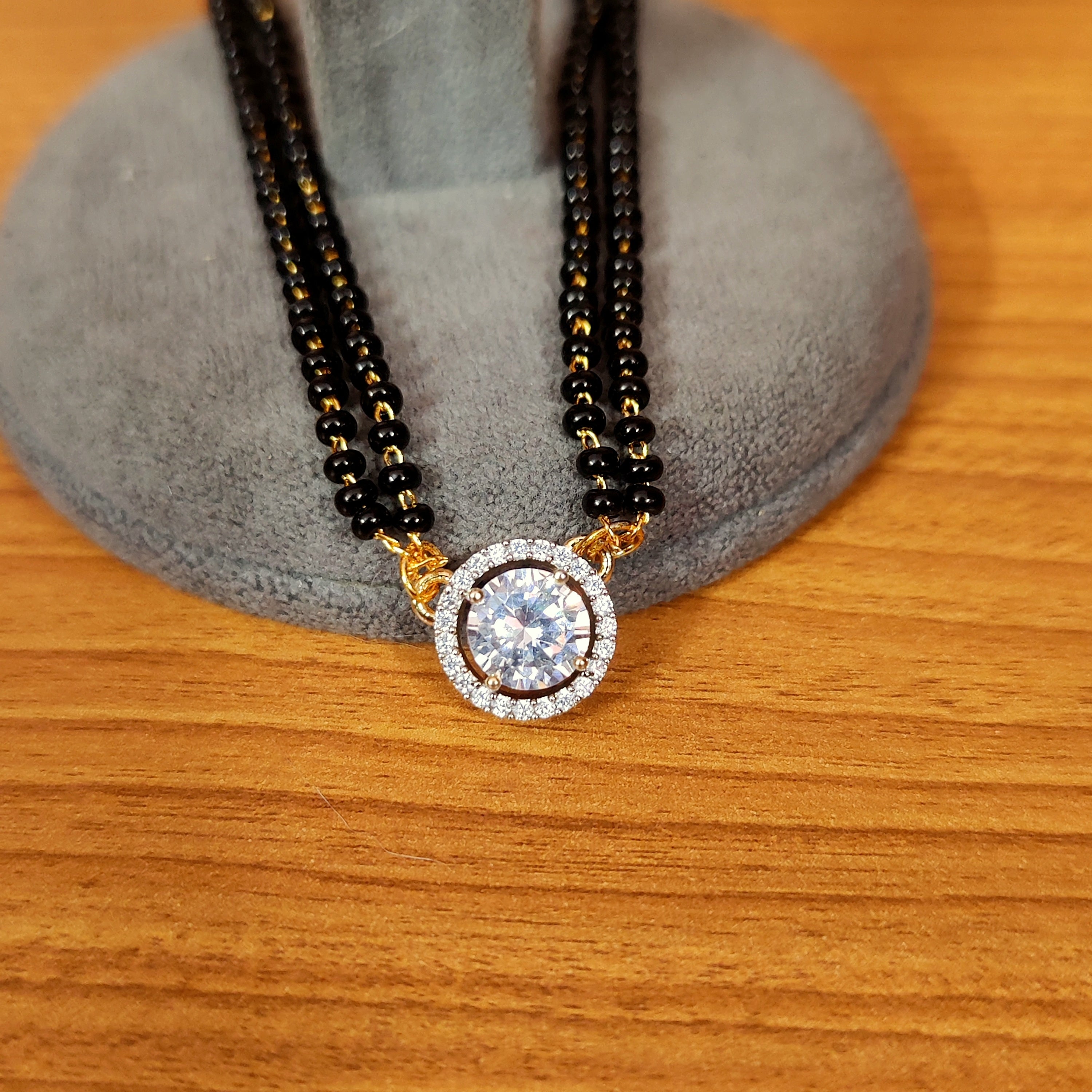 Women 's Solitaire Look Gold Plated Mangalsutra
