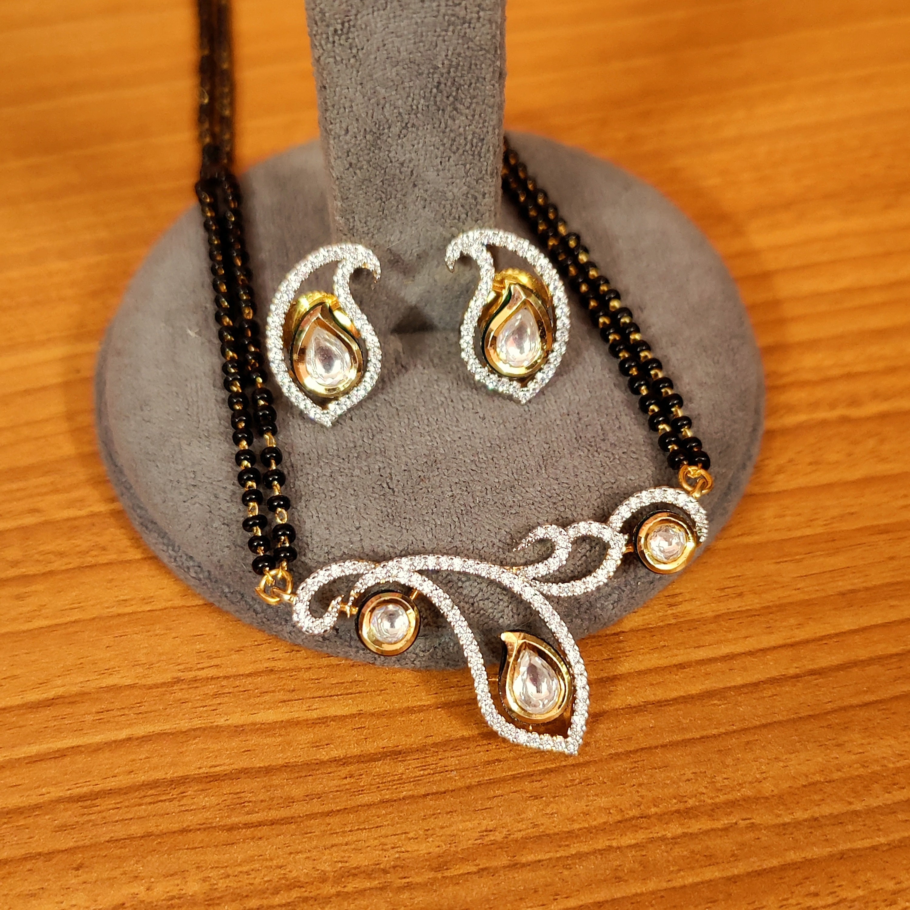 Women 's Gold Plated Fusion Look Cz Studded Mangalsutra