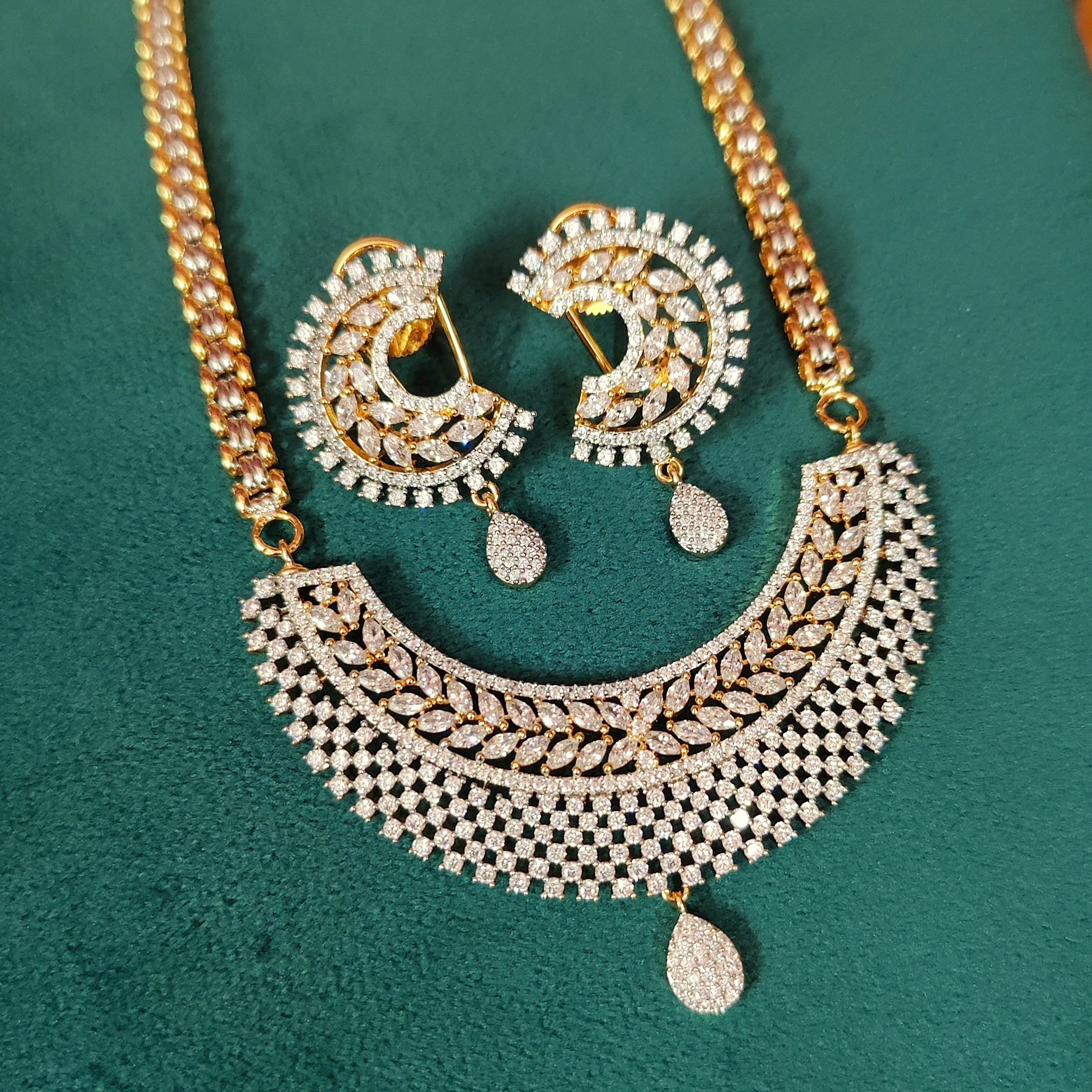 Women 's Real Diamond Pattern Designer Mangalsutra/Pendant Set