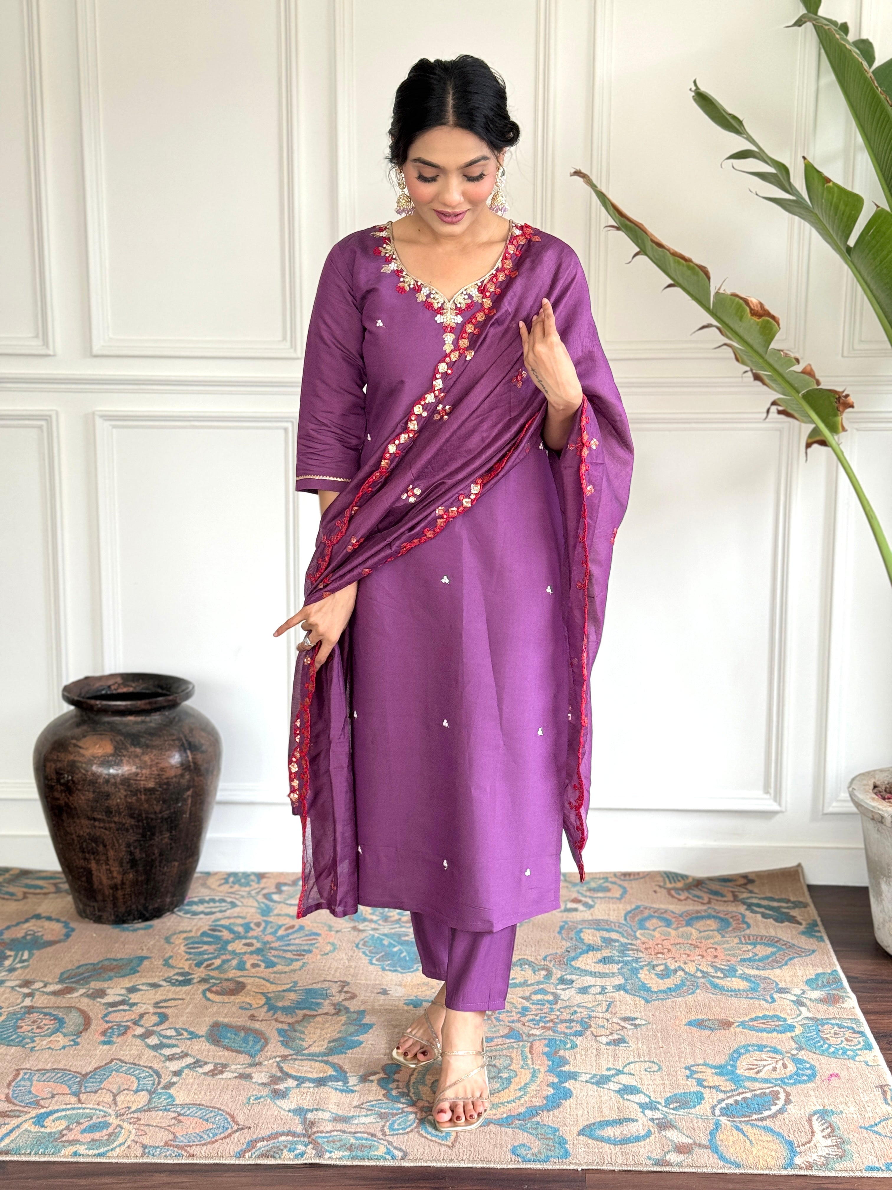 Women's V Neck Embroidered Work Chanderi Viscose Fabric Kurta & Pant With Dupatta Set - Taantav