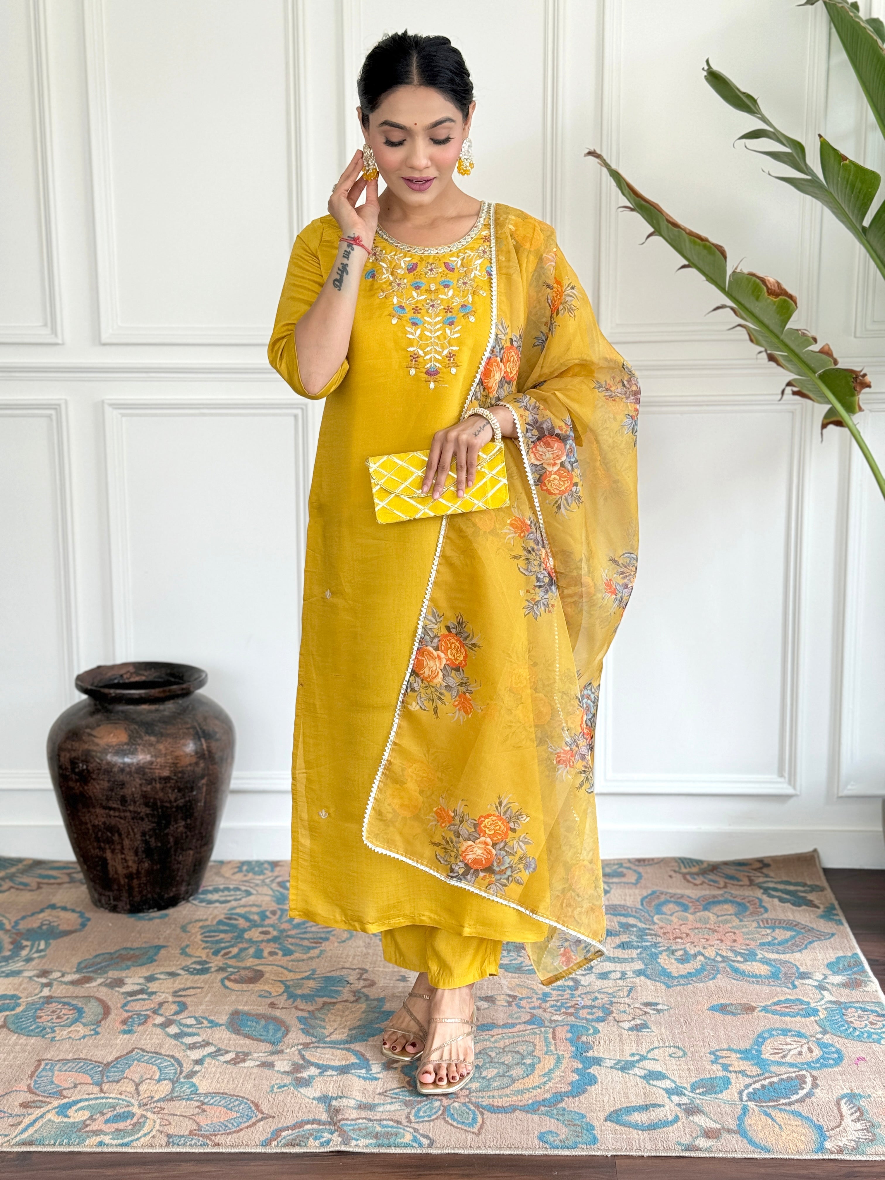 Women's Round Neck Embroidered Work Chanderi Viscose Fabric Kurta & Pant With Dupatta Set - Taantav