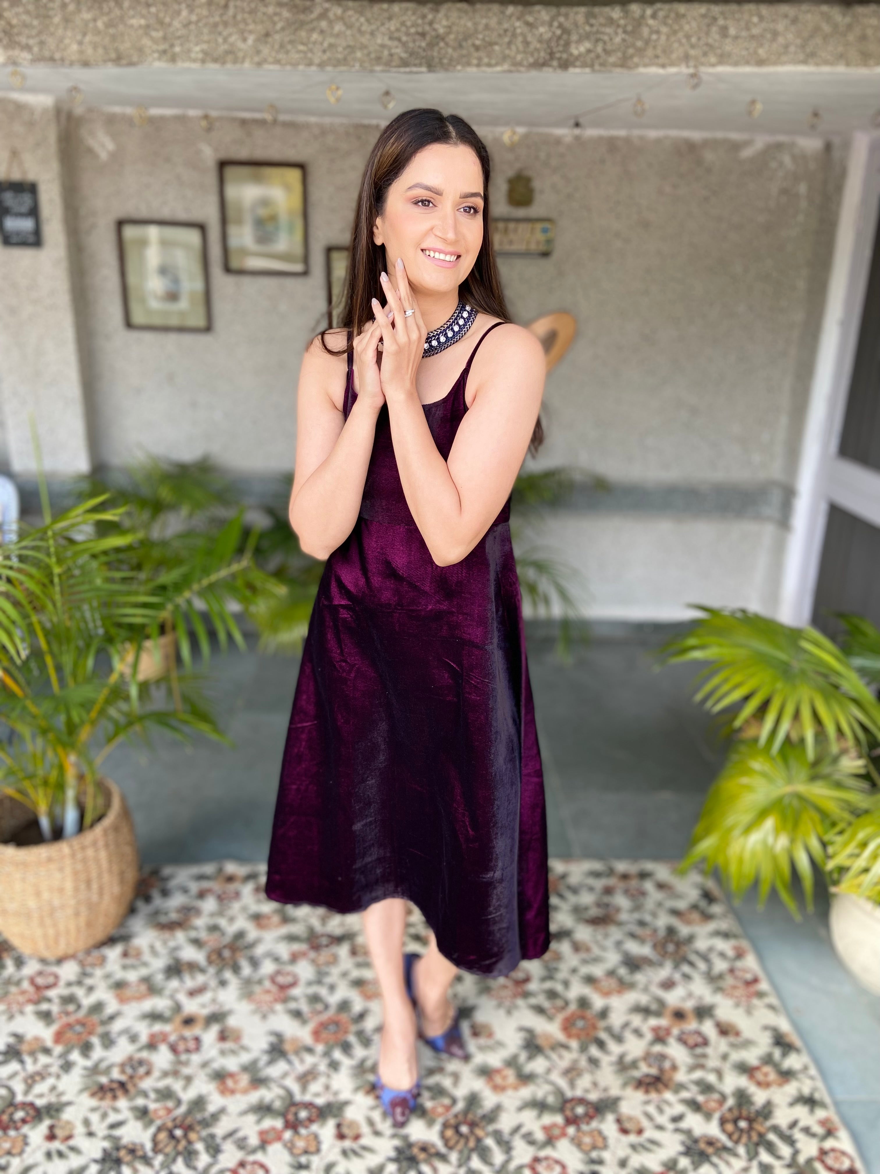 Women's Wine Velvet Strap Dress - Nangalia Ruchira