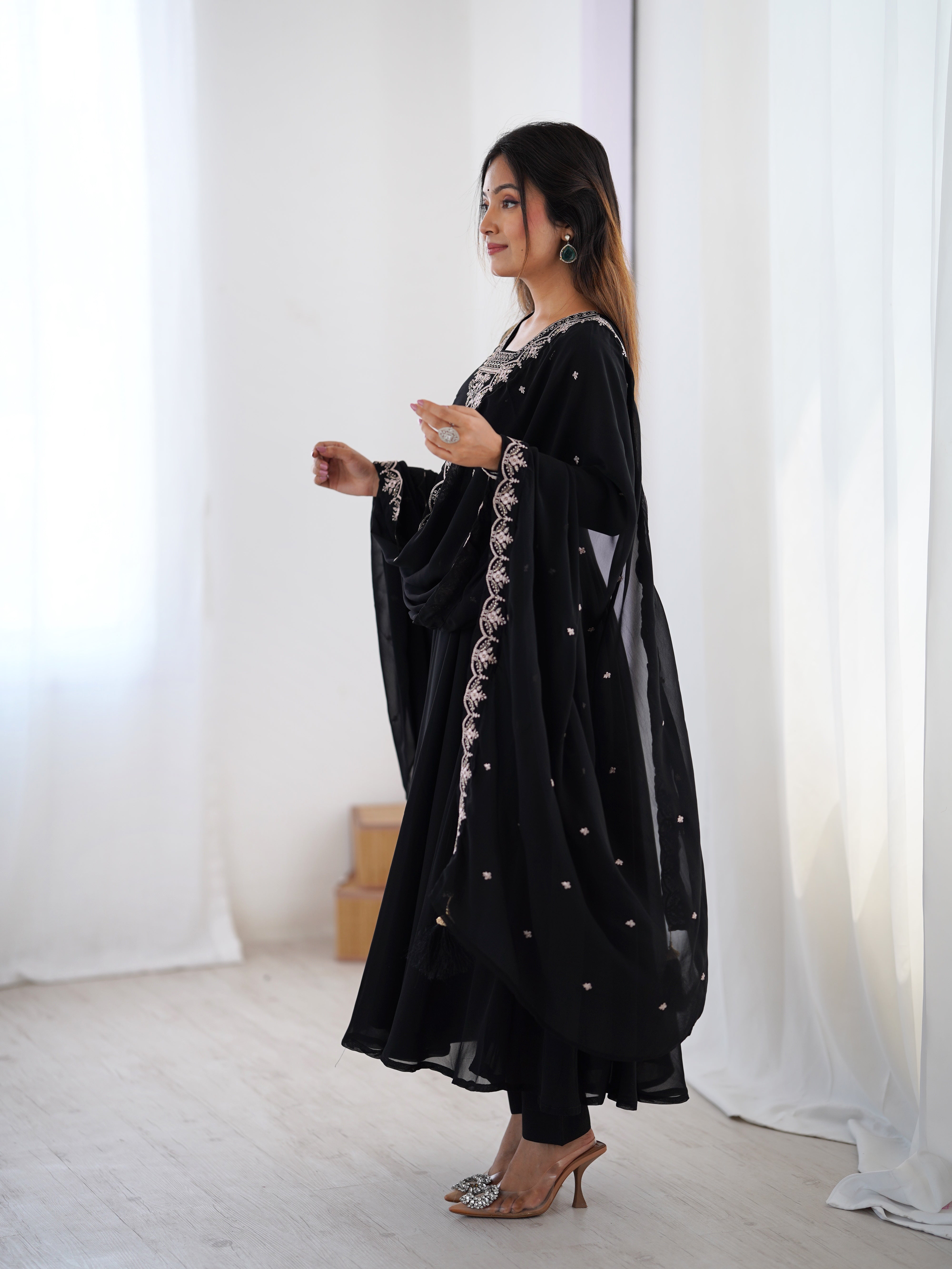 Color_Black