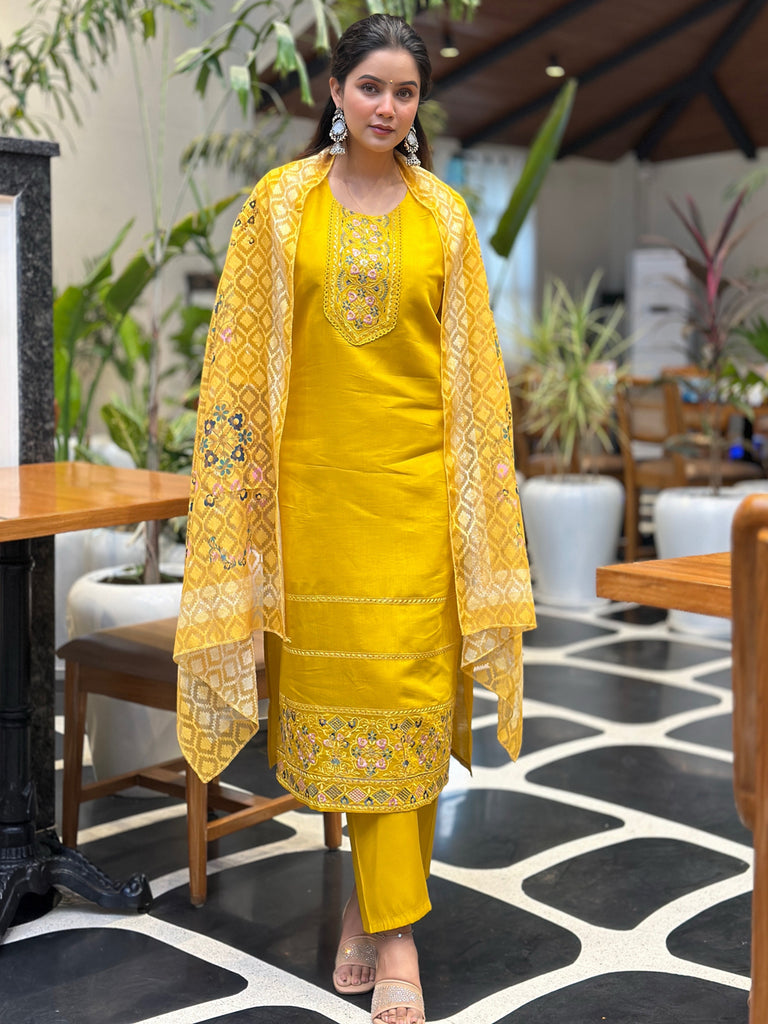 Color_YELLOW