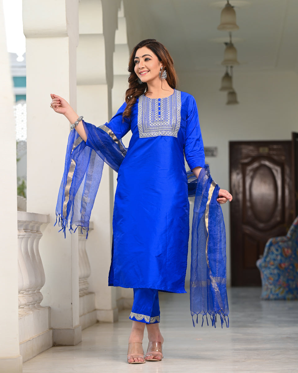 Women's Blue Pure Silk Embroidered Kurta Pant Set With Dupatta - Indi Inside