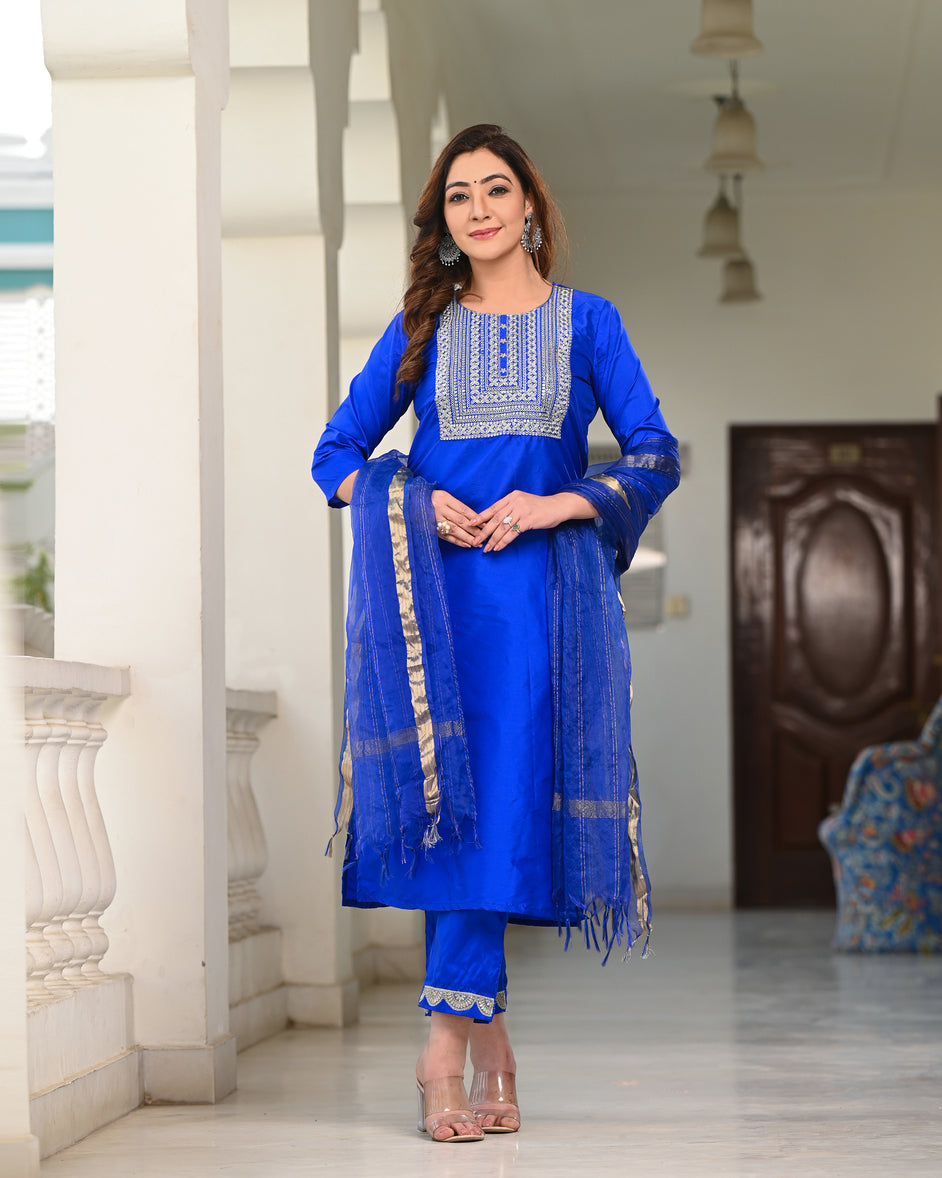 Women's Blue Pure Silk Embroidered Kurta Pant Set With Dupatta - Indi Inside