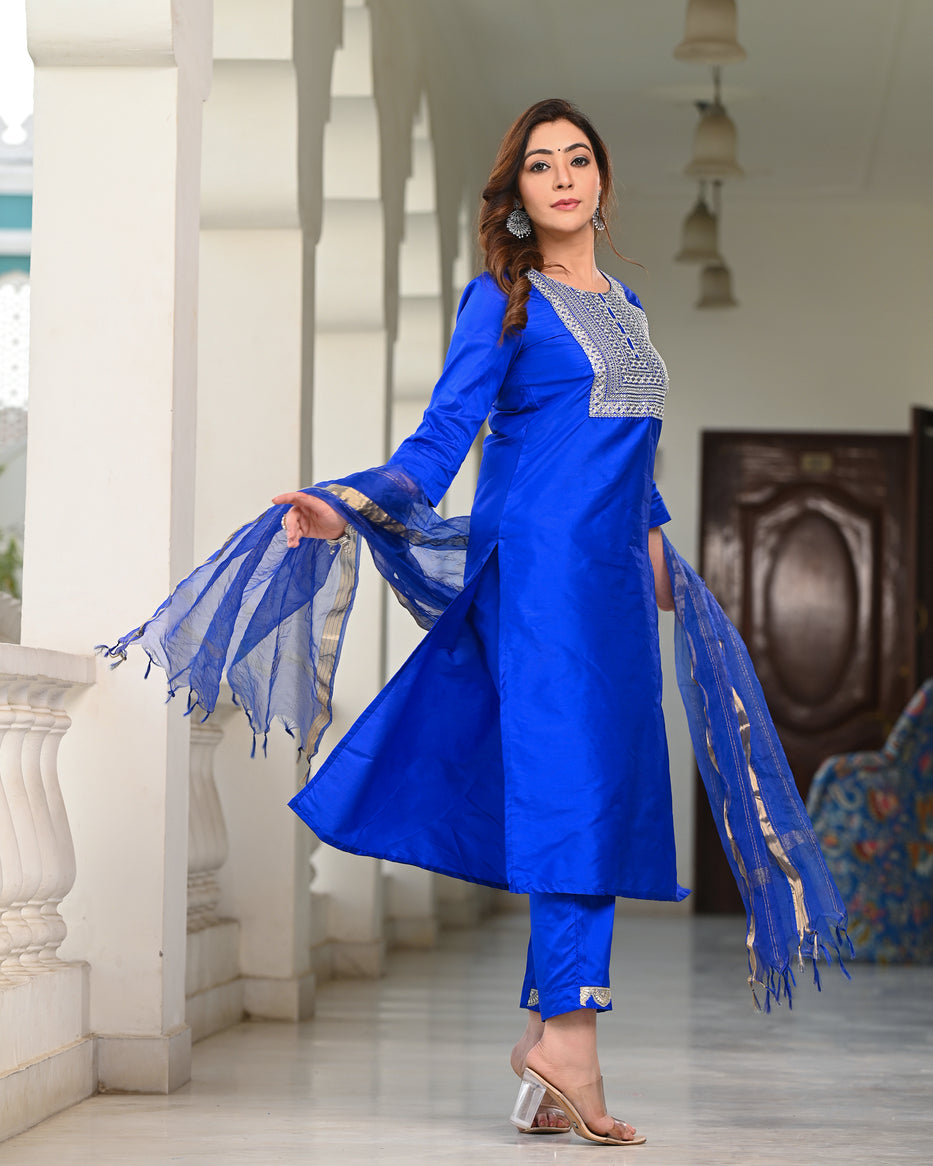 Women's Blue Pure Silk Embroidered Kurta Pant Set With Dupatta - Indi Inside