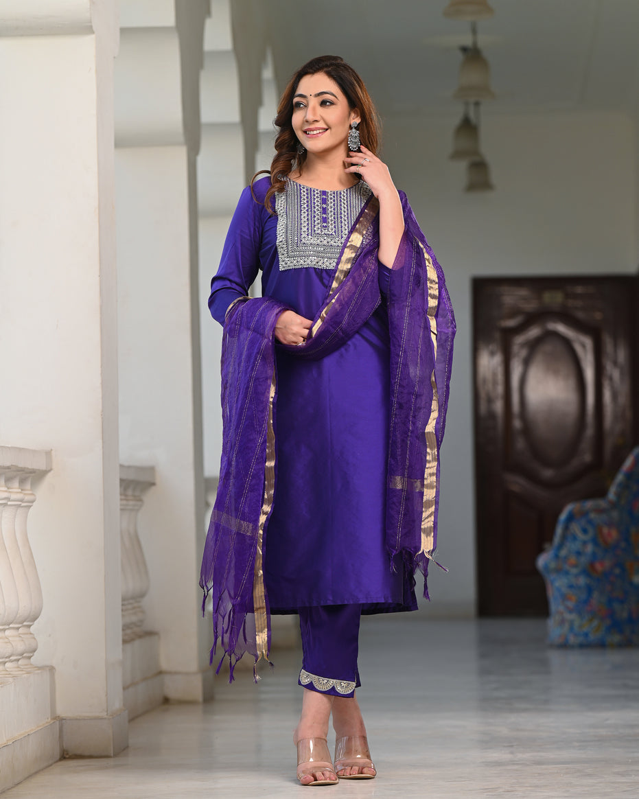 Women's Purple Pure Silk Embroidered Kurta Pant Set With Dupatta - Indi Inside