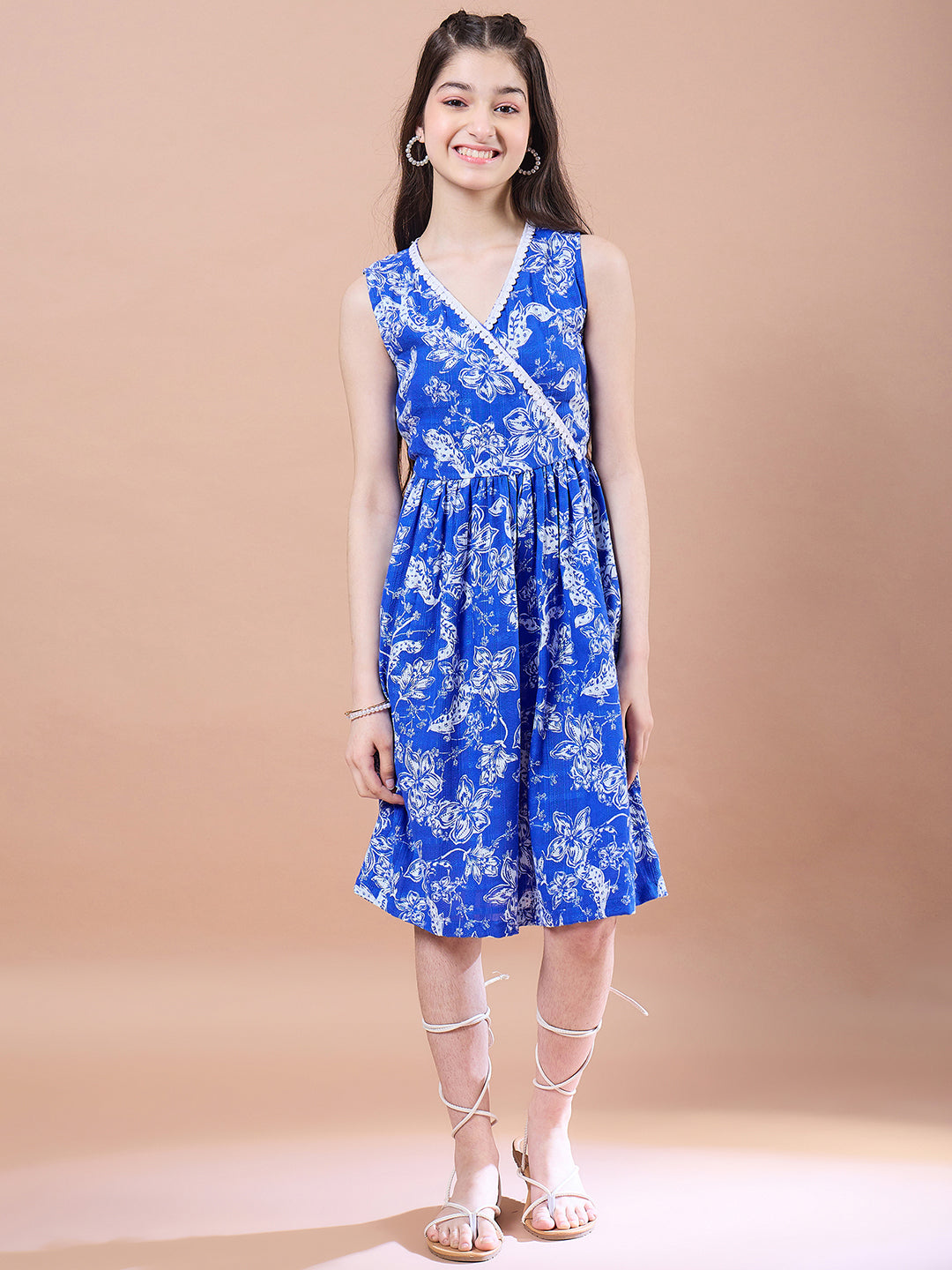 Shop Girls Blue Floral Print Dress Long Sleeves Midi Dress Blue / 8-10Y / Cotton Blend Shop Girls Blue Floral Print Dress Long Sleeves Midi Dress Blue / 8-10Y / Cotton Blend
