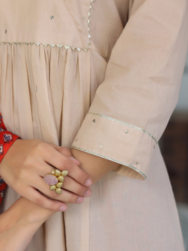 Color_Beige
