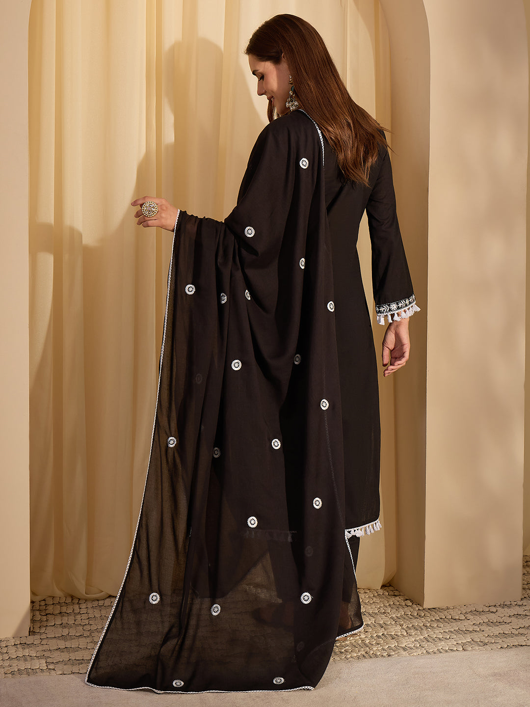 Color_Black