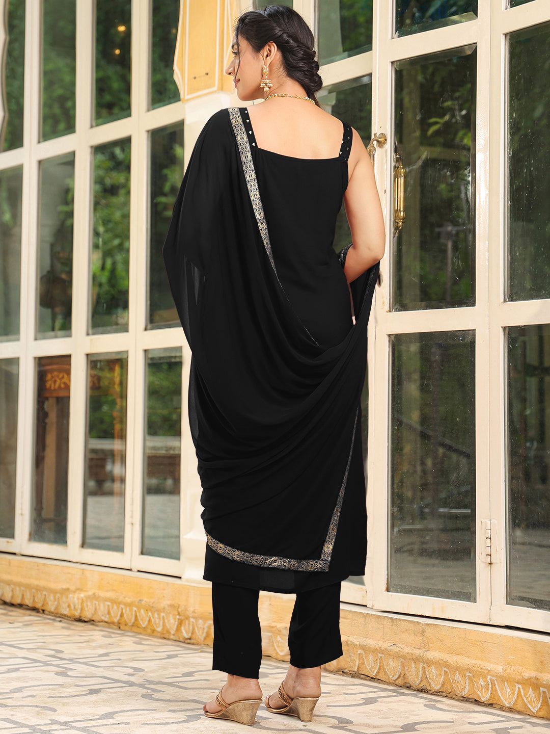 Color_Black