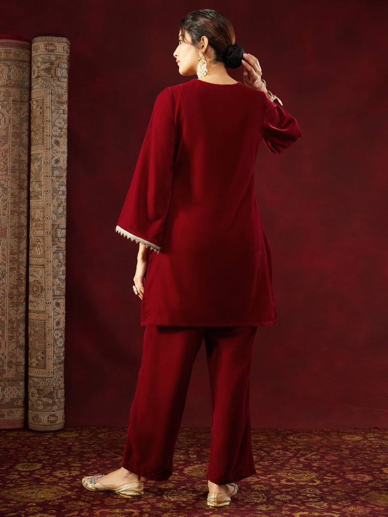 Color_Maroon