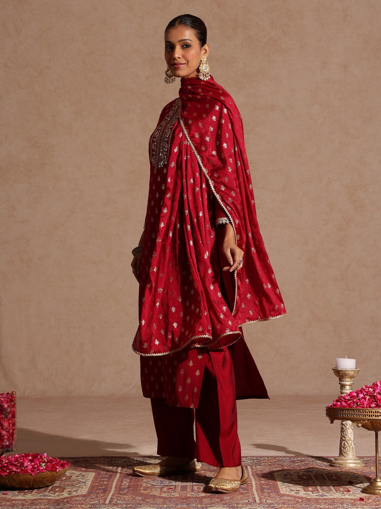 Color_Maroon