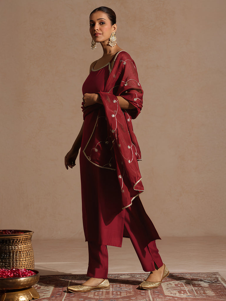 Color_Maroon
