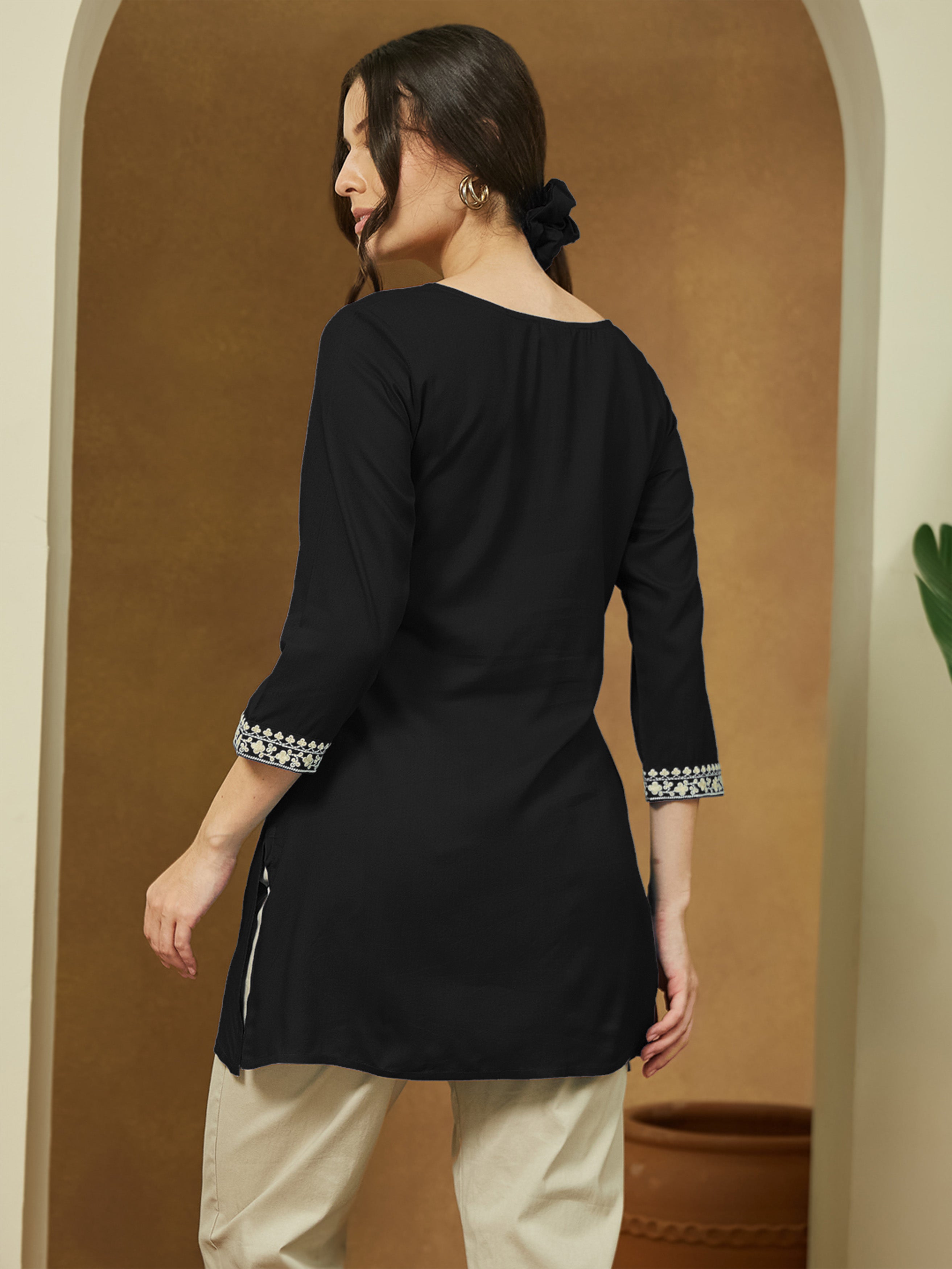 Color_Black