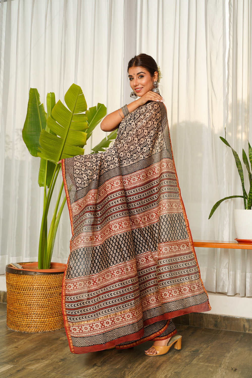 Women's Chanderi Bagru Printed Saree - Nangalia Ruchira