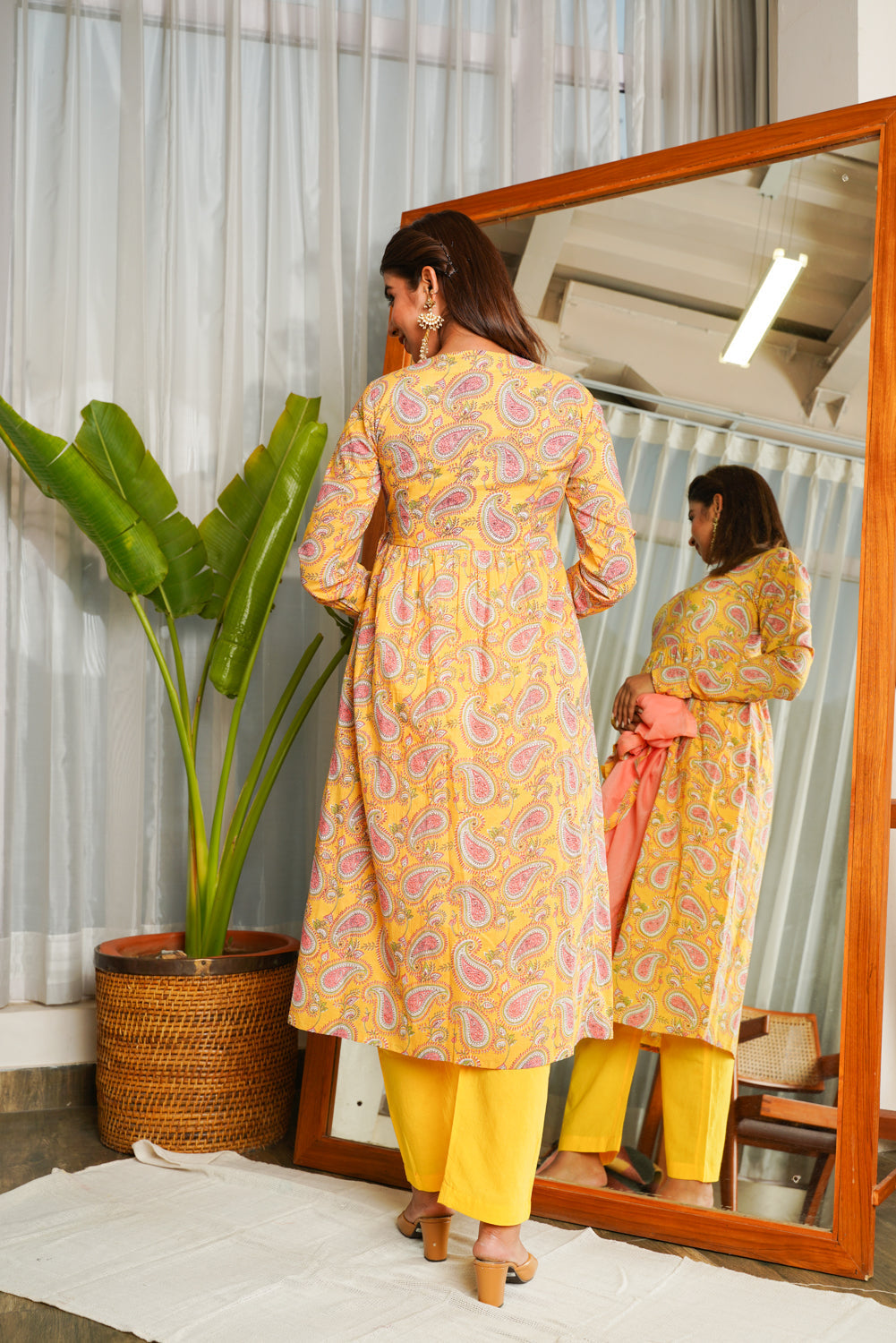 Women's Yellow Peach Paisley Angarakha Suit Set - (Set Of 3) - Nangalia Ruchira