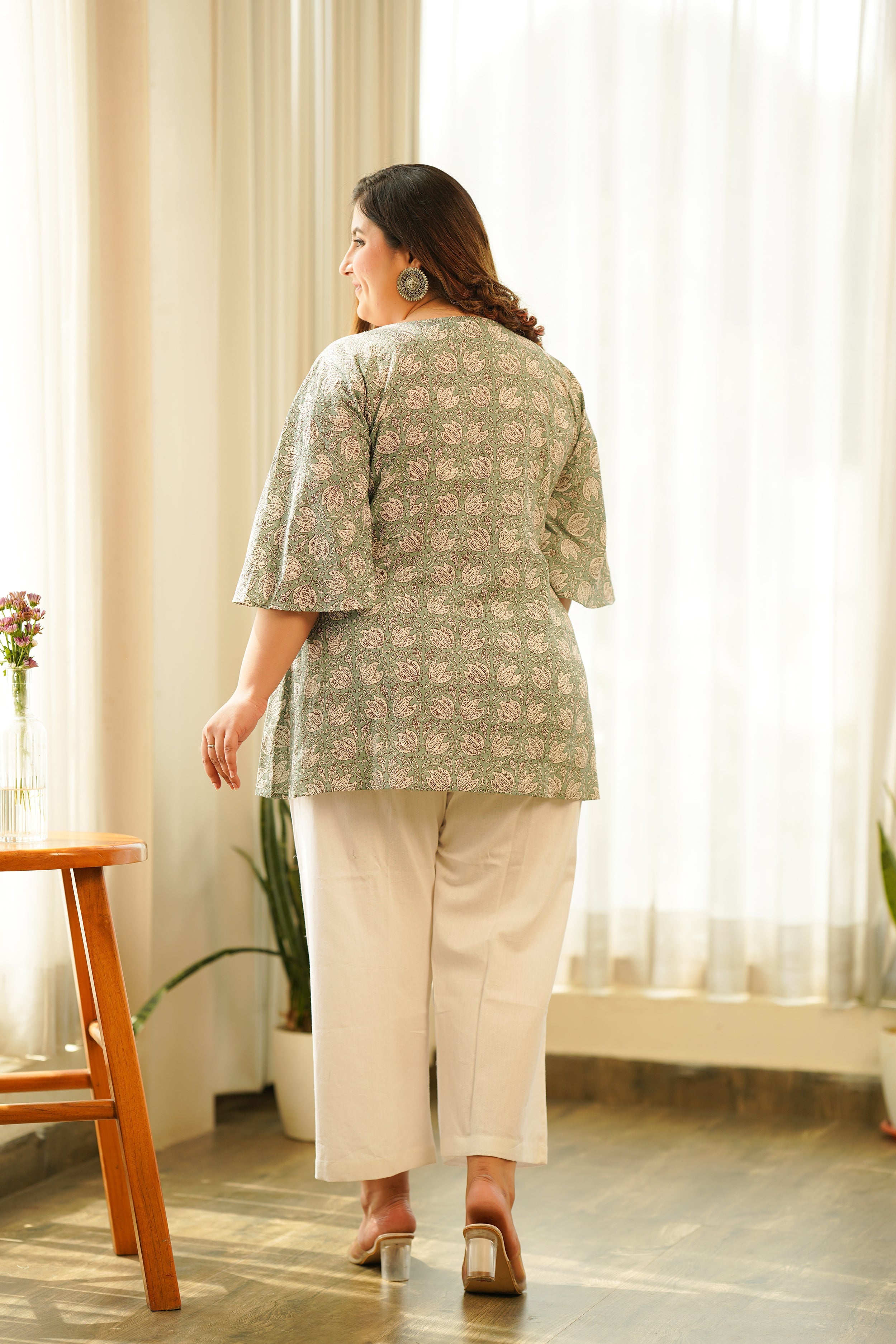 Women's Mint Green Lotus Printed Top - Nangalia Ruchira