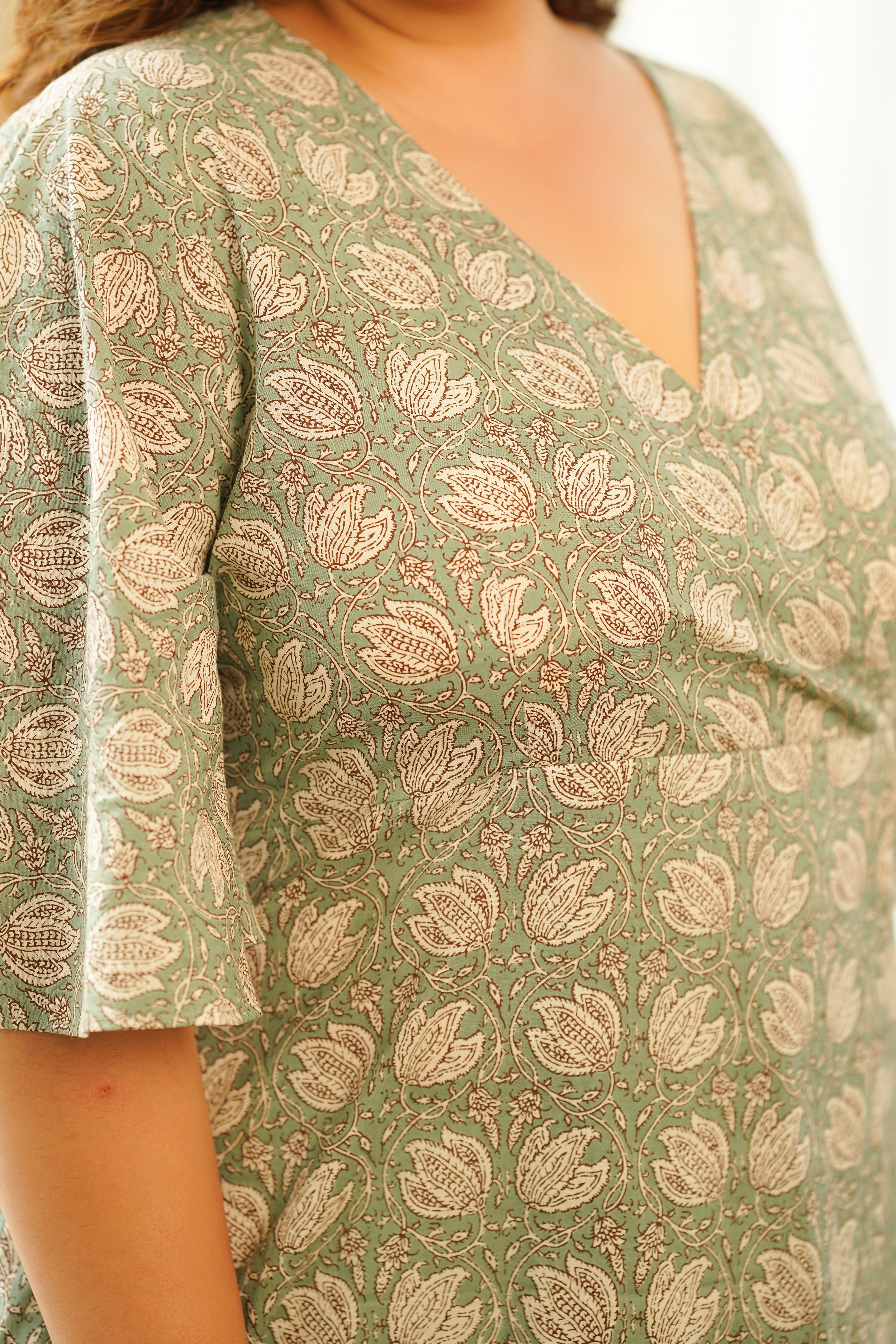 Women's Mint Green Lotus Printed Top - Nangalia Ruchira