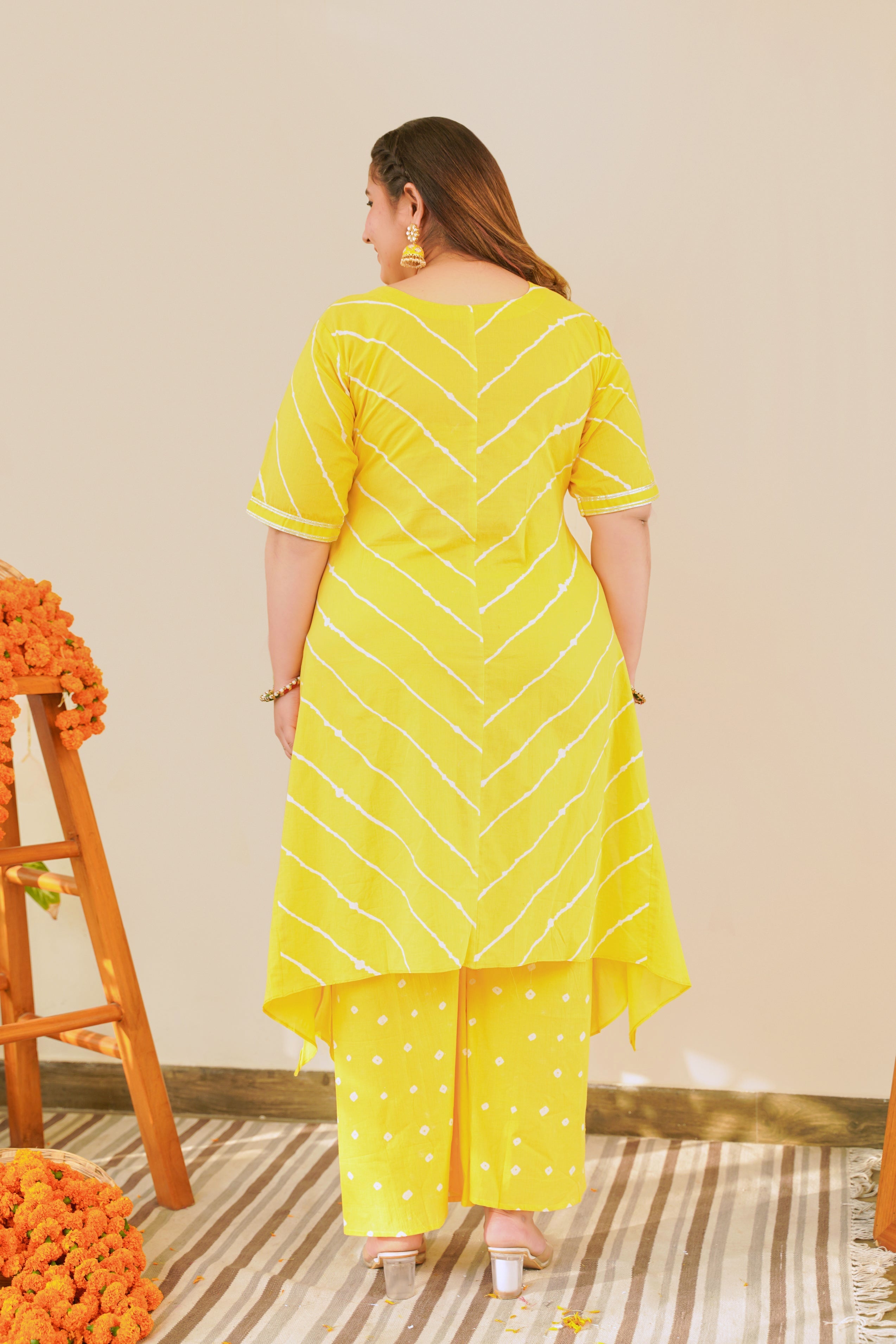 Women's Yellow Leheriya Kurta Set - (Set Of 2) - Nangalia Ruchira