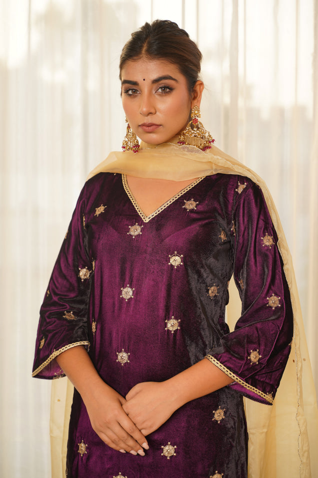 Women's Wine Embroidered Velvet Kurta Suit Set - (Set Of 3) - Nangalia Ruchira