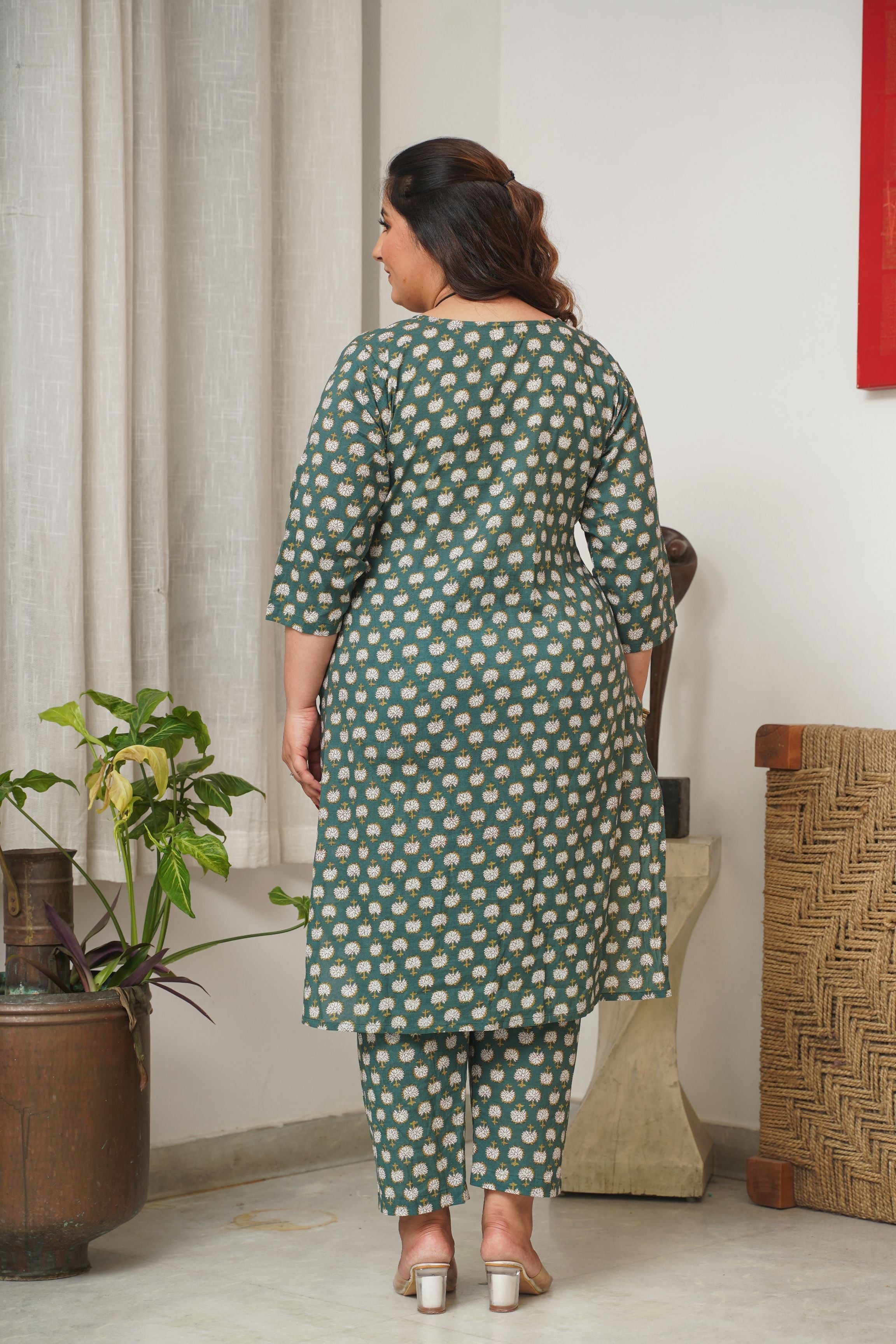 Women's Cotton Green Booti Print V Neck Co-Ord Set - Nangalia Ruchira