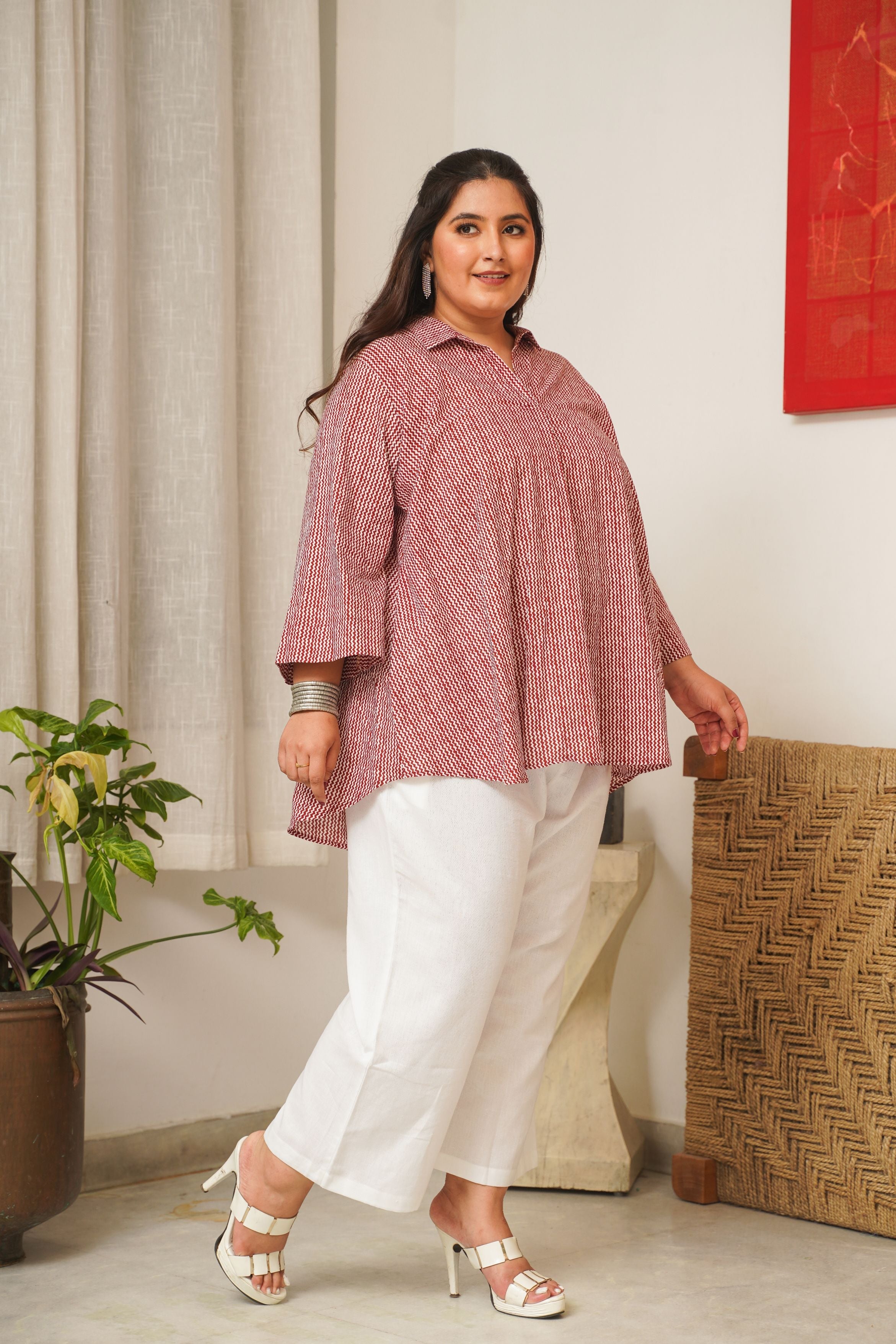 Women's Red Chevron  Anti-Fit Top And Mid-Rise Relaxed Fit Pants (Set Of 2) - Nangalia Ruchira
