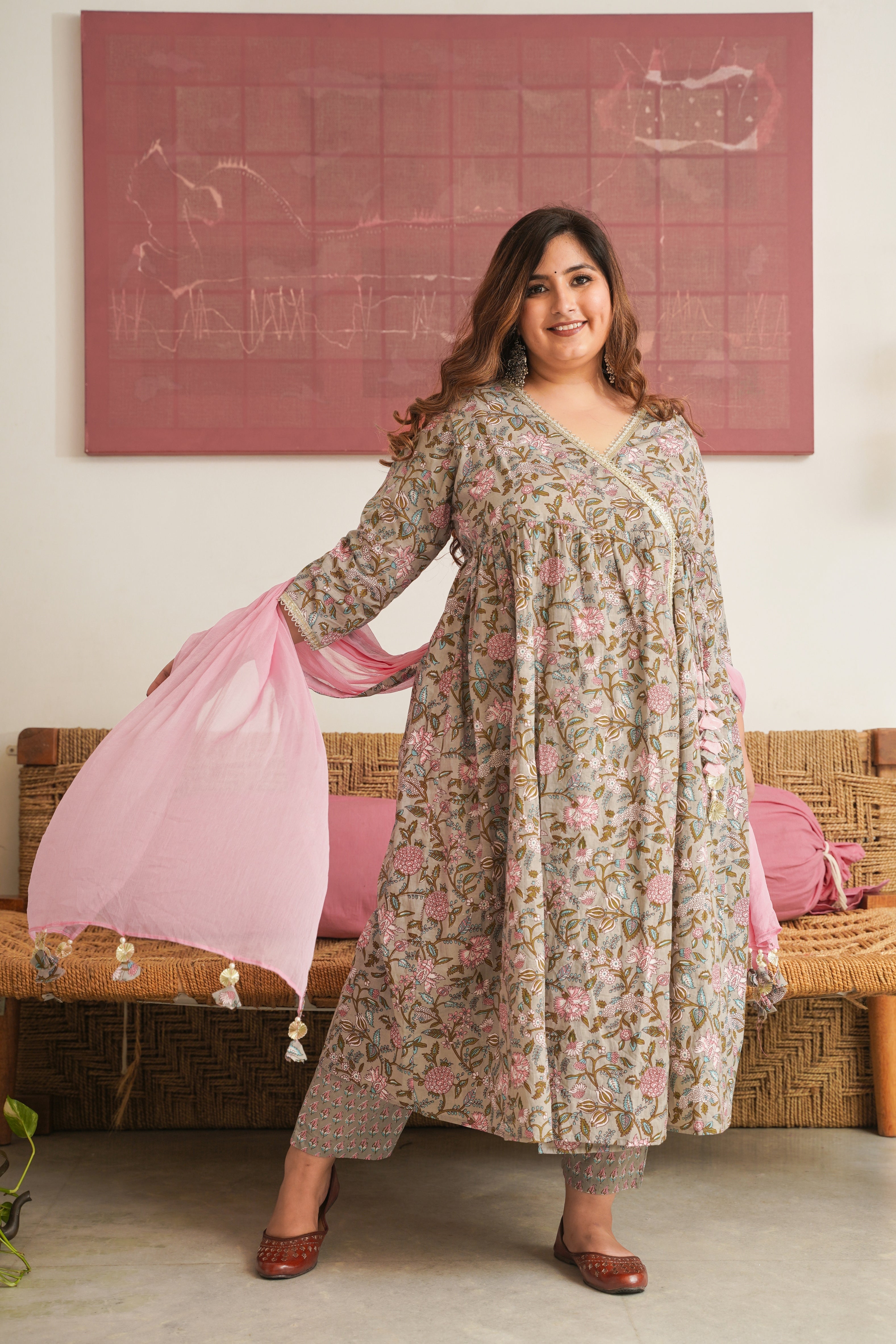 Women's Grey Pink Floral Angrakha Kurta Suit Set - ( Set Of 3 ) - Nangalia Ruchira