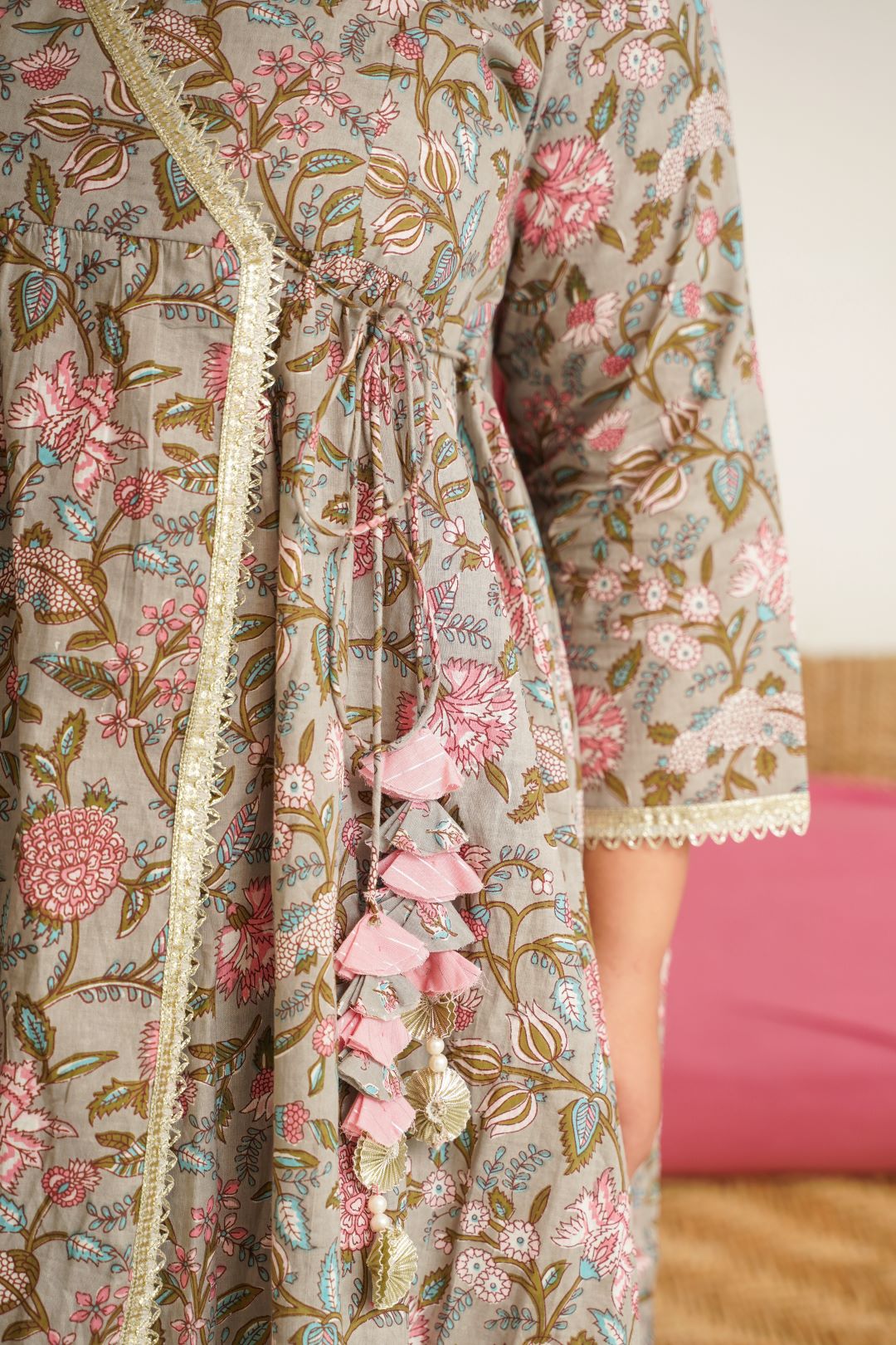 Women's Grey Pink Floral Angrakha Kurta Suit Set - ( Set Of 3 ) - Nangalia Ruchira