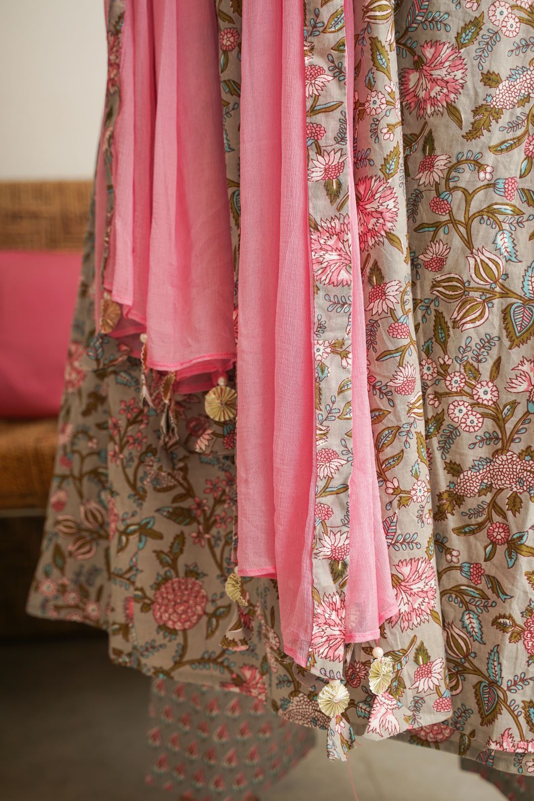 Women's Grey Pink Floral Angrakha Kurta Suit Set - ( Set Of 3 ) - Nangalia Ruchira