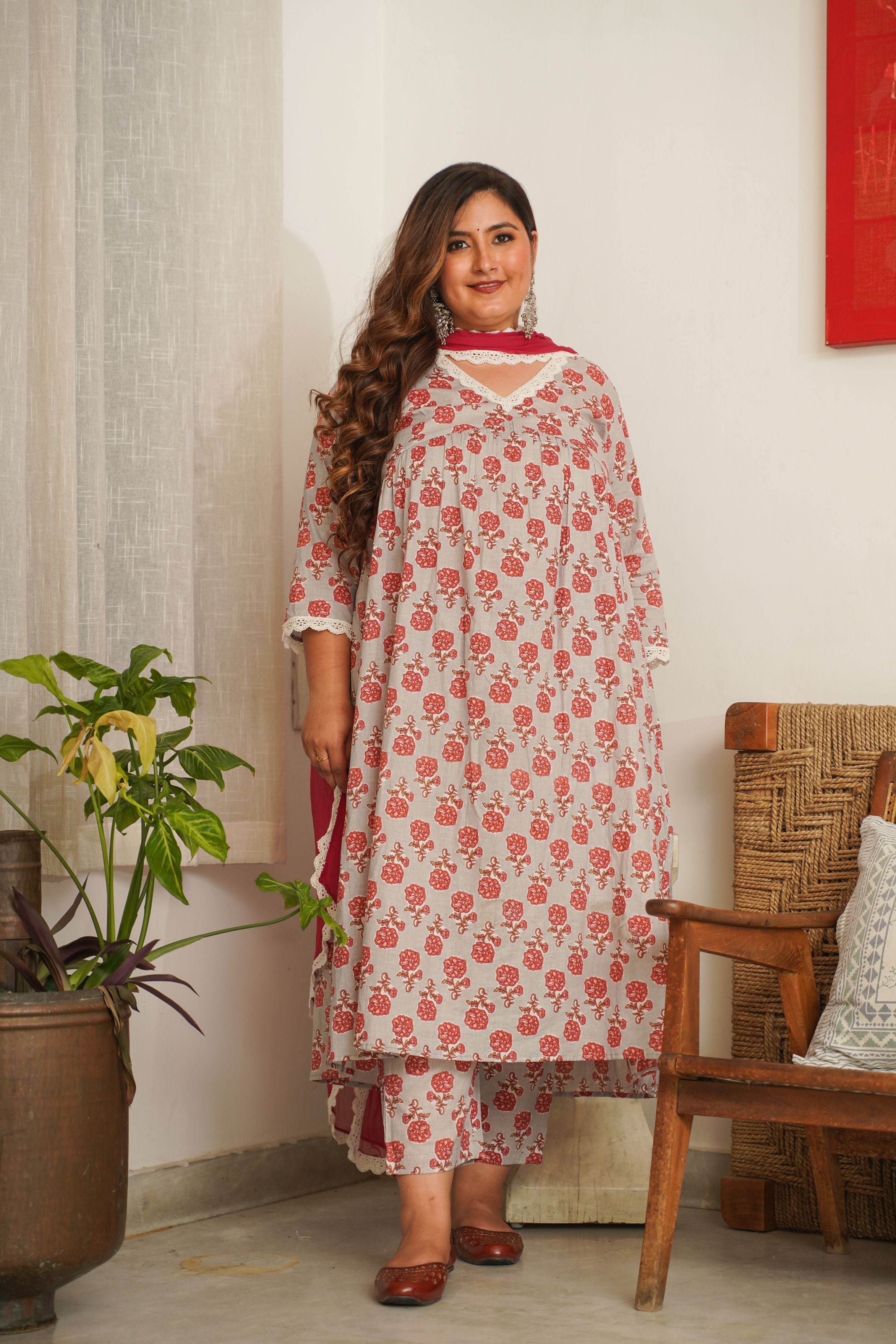 Women's Rose Print Alia Kurta Suit Set - ( Set Of 3 ) - Nangalia Ruchira