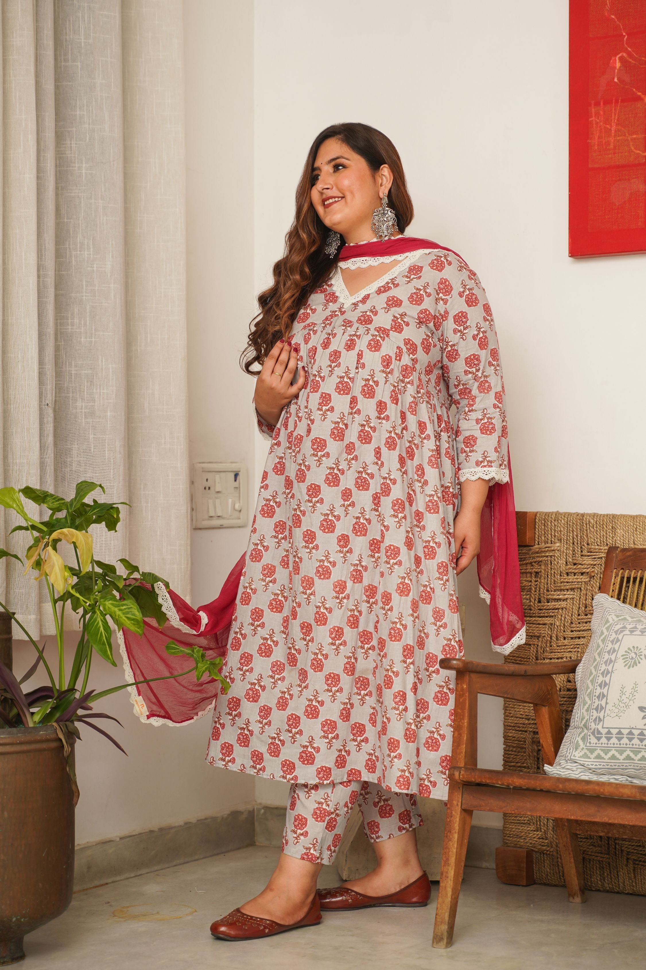 Women's Rose Print Alia Kurta Suit Set - ( Set Of 3 ) - Nangalia Ruchira