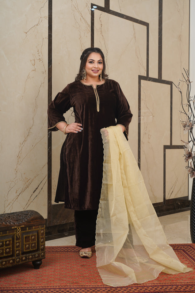 Women's Brown Velvet Kurta Set - (Set Of 3) - Nangalia Ruchira