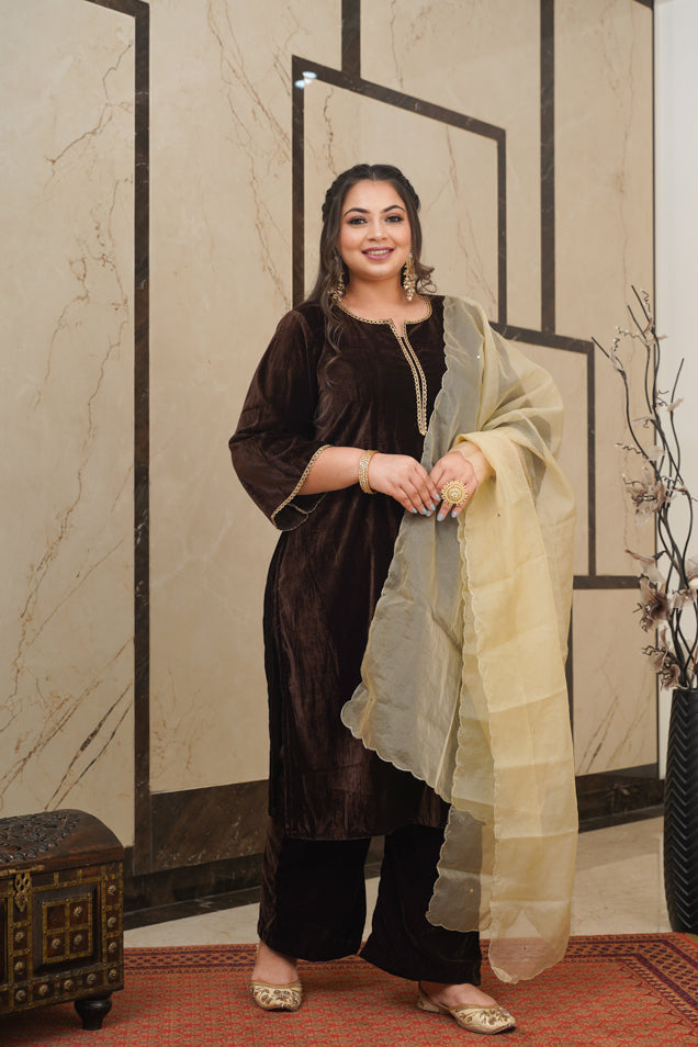 Women's Brown Velvet Kurta Set - (Set Of 3) - Nangalia Ruchira