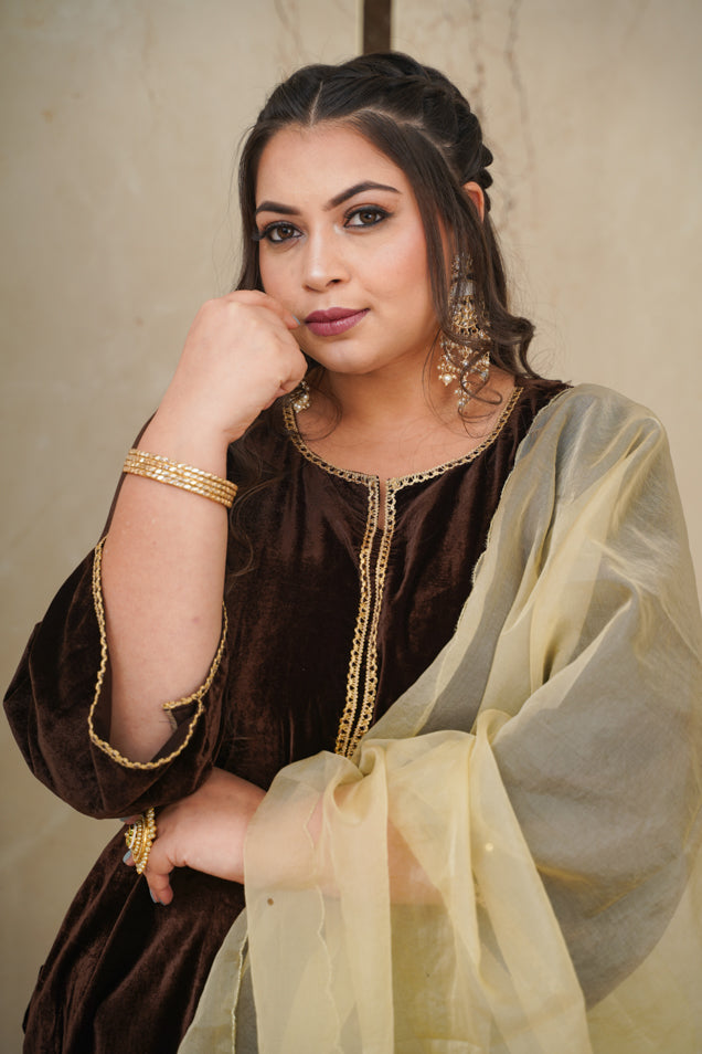 Women's Brown Velvet Kurta Set - (Set Of 3) - Nangalia Ruchira