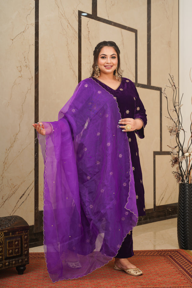 Women's Purple Embroidered Velvet Kurta Set - (Set Of 3) - Nangalia Ruchira