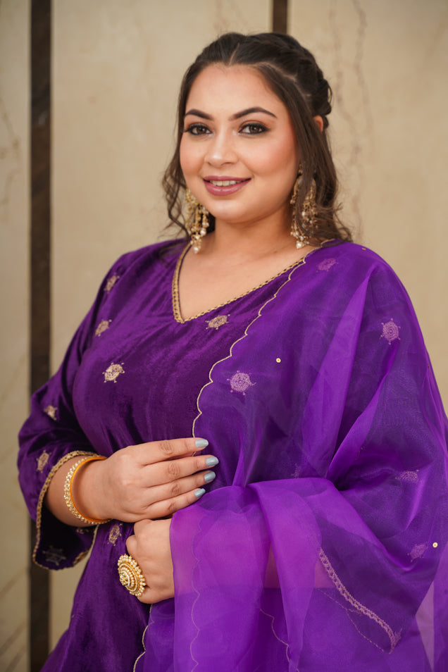 Women's Purple Embroidered Velvet Kurta Set - (Set Of 3) - Nangalia Ruchira