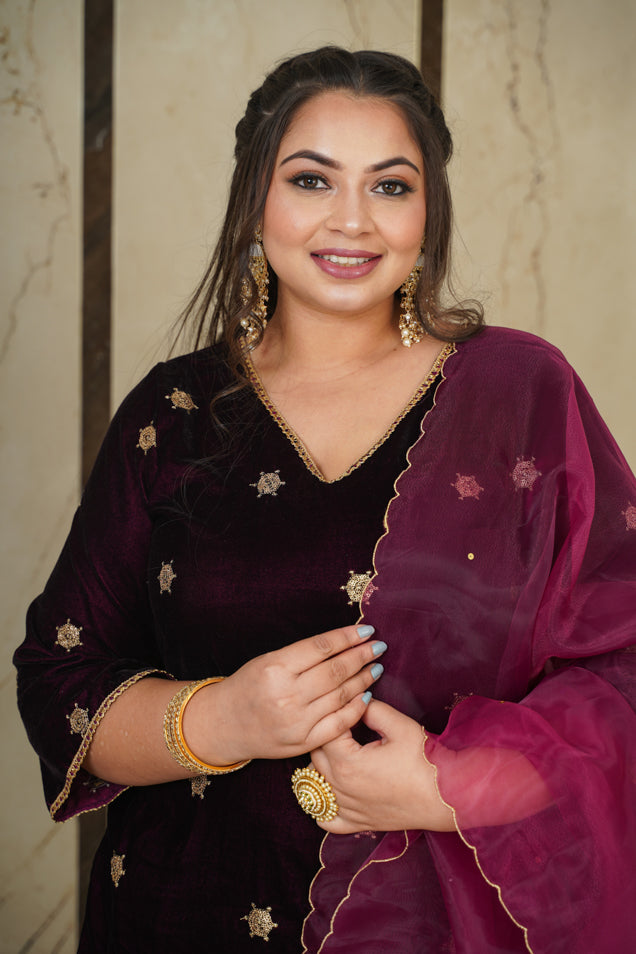 Women's Wine Embroidered Velvet Kurta Suit Set - (Set Of 3) - Nangalia Ruchira