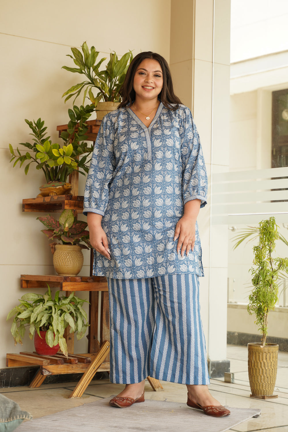 Women's Blue Floral Short Kurta & Striped Palazzo Set - (Set Of 2) - Nangalia Ruchira