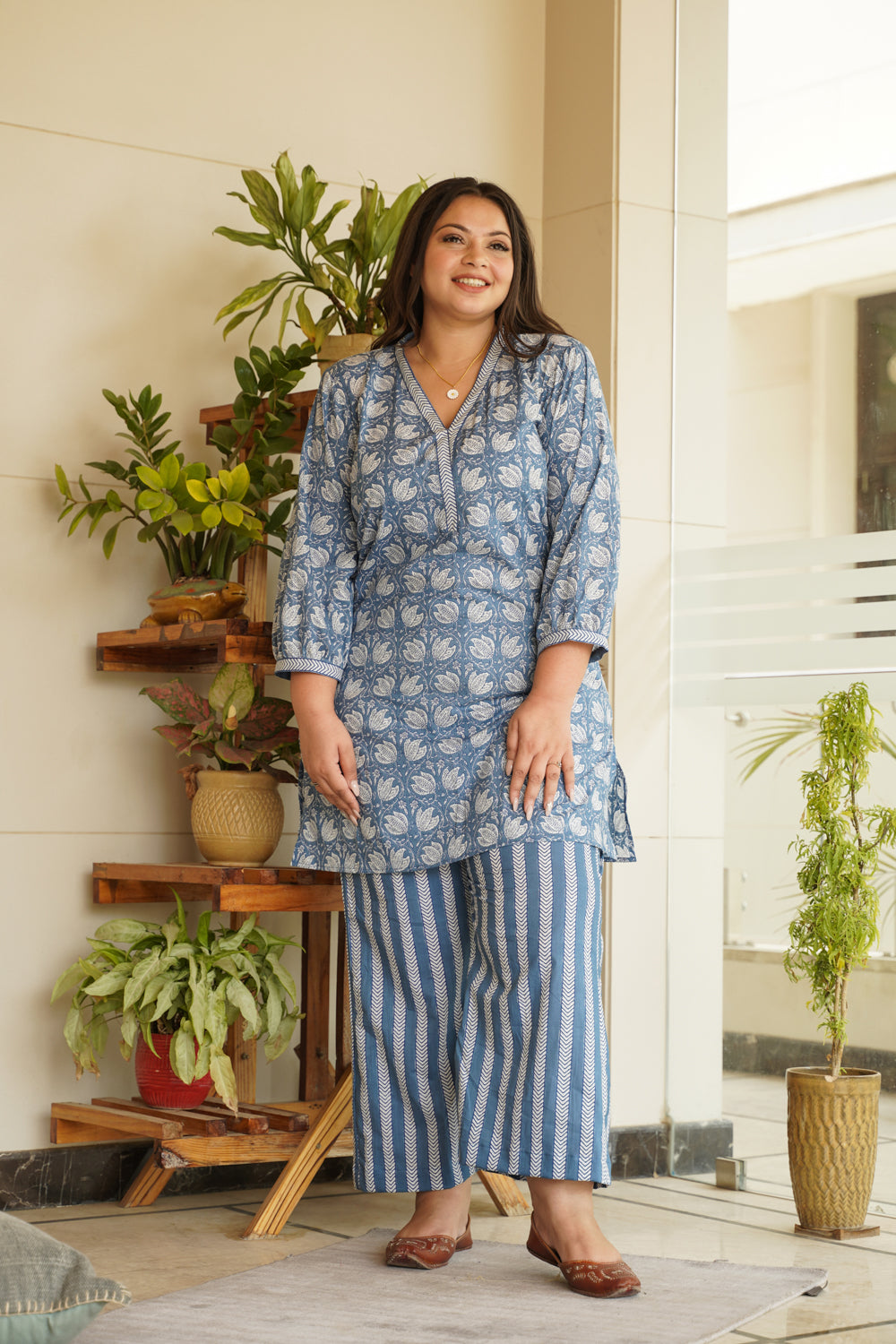 Women's Blue Floral Short Kurta & Striped Palazzo Set - (Set Of 2) - Nangalia Ruchira