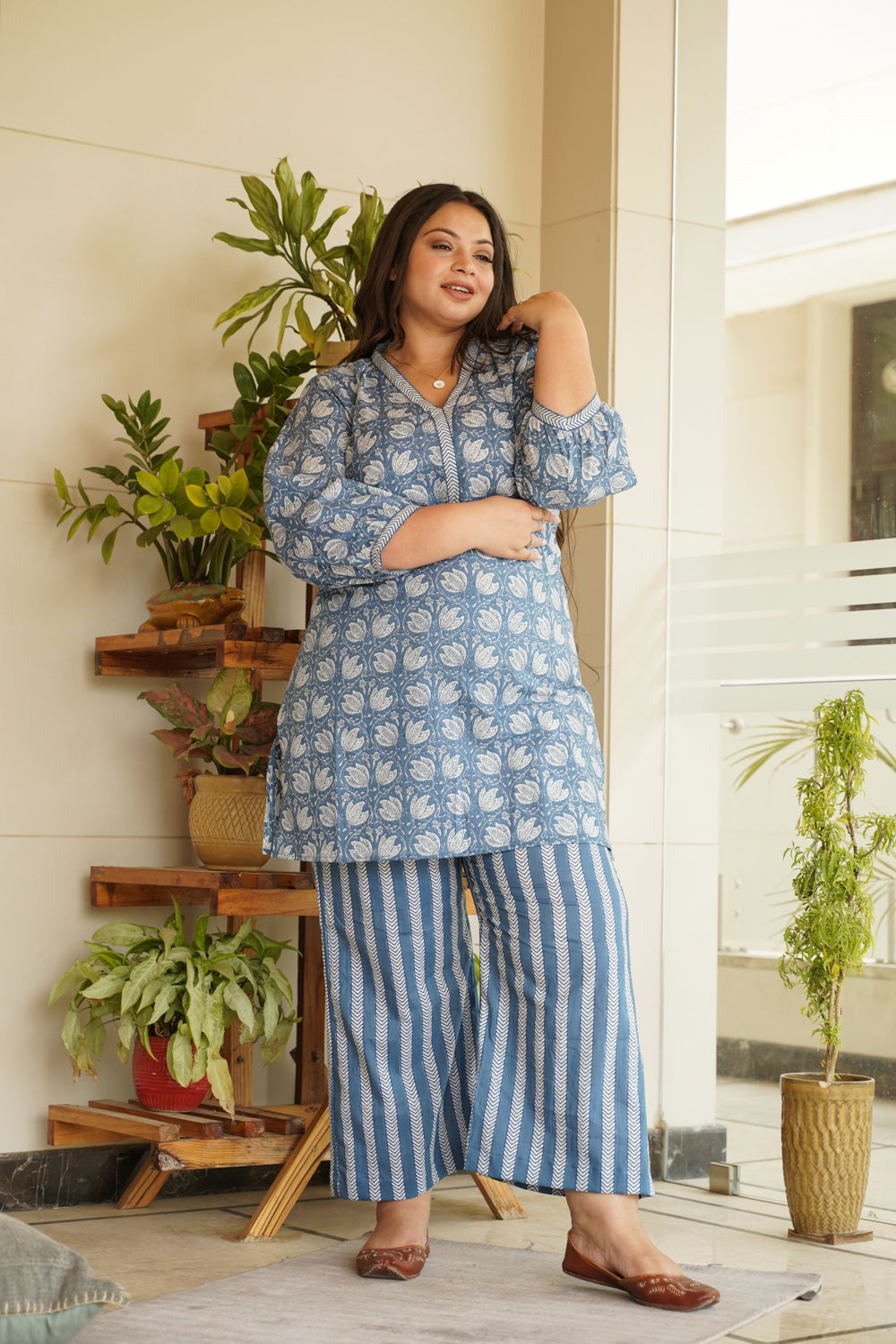 Women's Blue Floral Short Kurta & Striped Palazzo Set - (Set Of 2) - Nangalia Ruchira