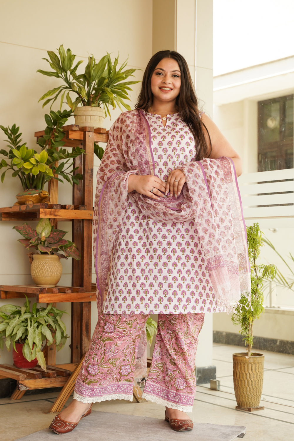 Women's White & Pink Sleeveless Cotton Kurta Set - (Set Of 3) - Nangalia Ruchira