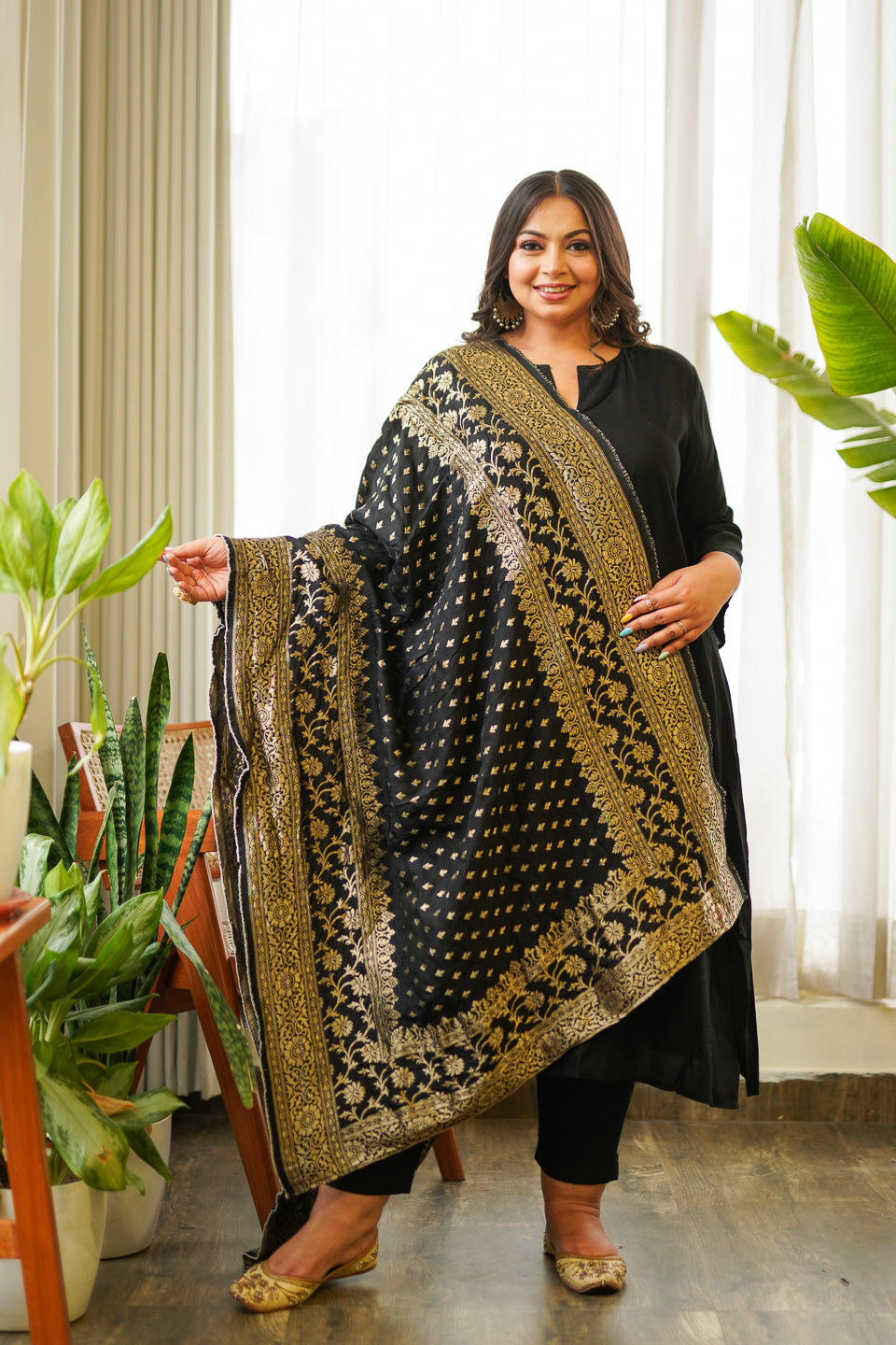 Women's Black Paithani Kurta Suit Set With Benarasi Dupatta - (Set Of 3) - Nangalia Ruchira